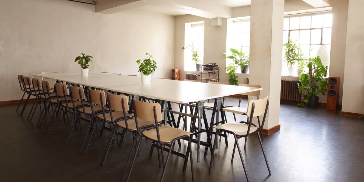 ROBERT'S PLACE studios - >Graeme Montgomery</a>