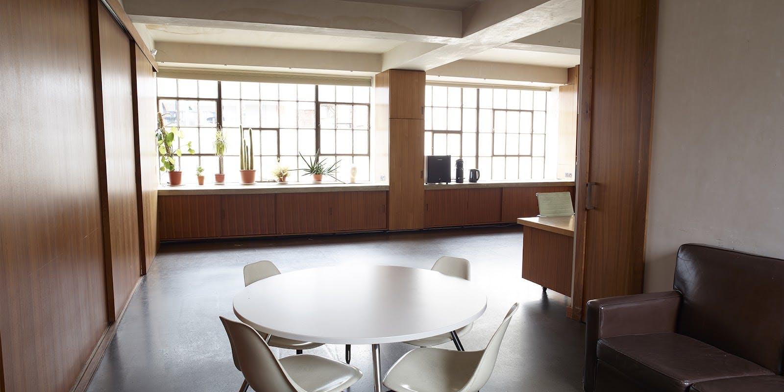 ROBERT'S PLACE studios - >Graeme Montgomery</a>