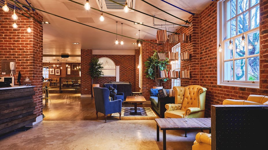 Stylish lounge in Saint Pauls House, perfect for networking events and meetings.