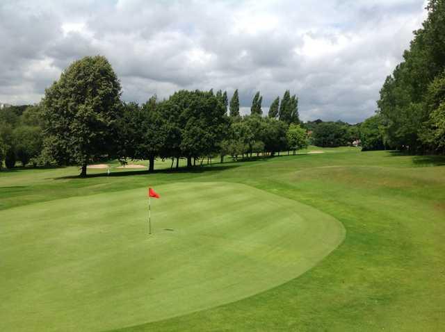 Harborne Golf Club: manicured golf course ideal for corporate events and team-building.