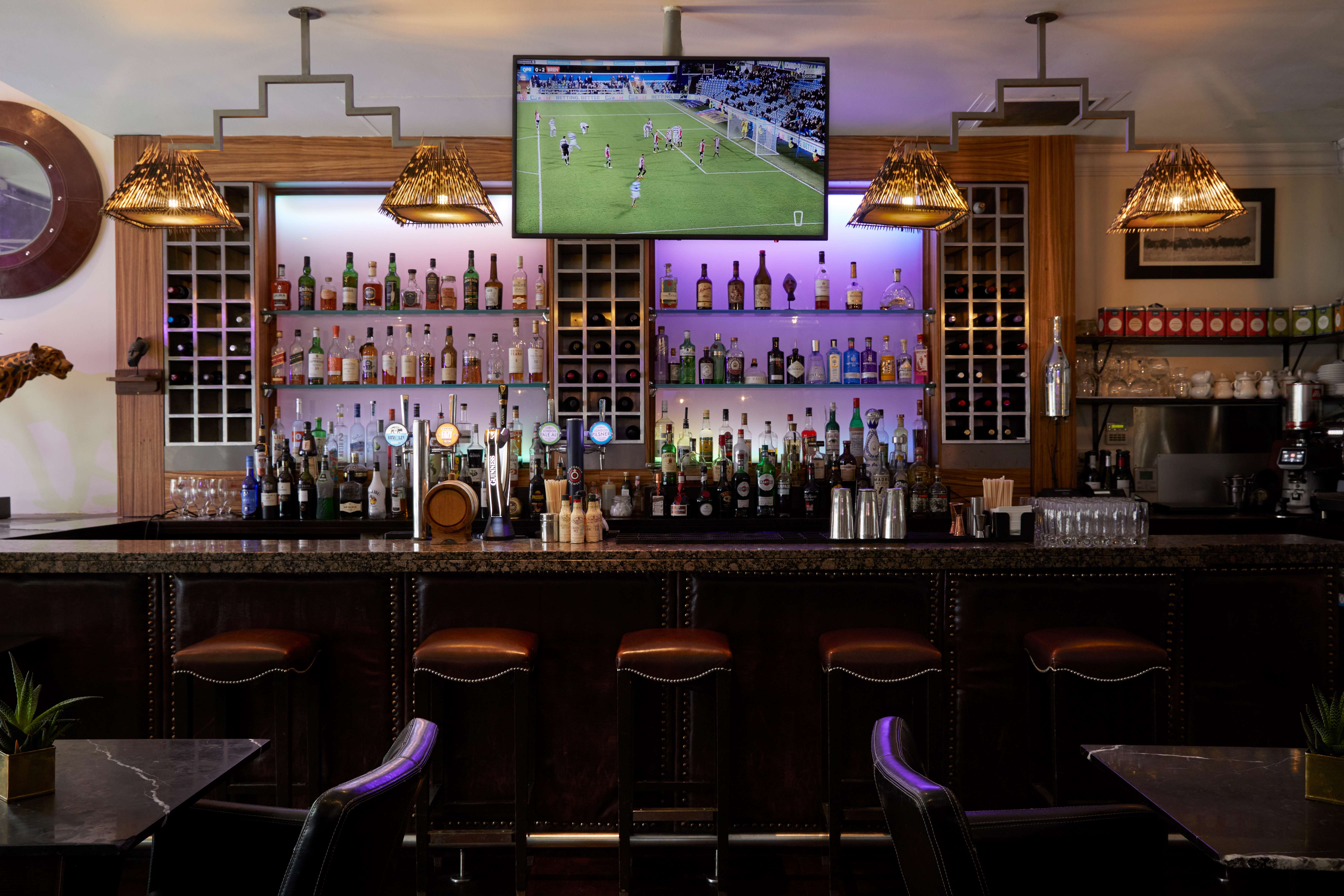 Upper Bar - 15uffuor4w1.jpg