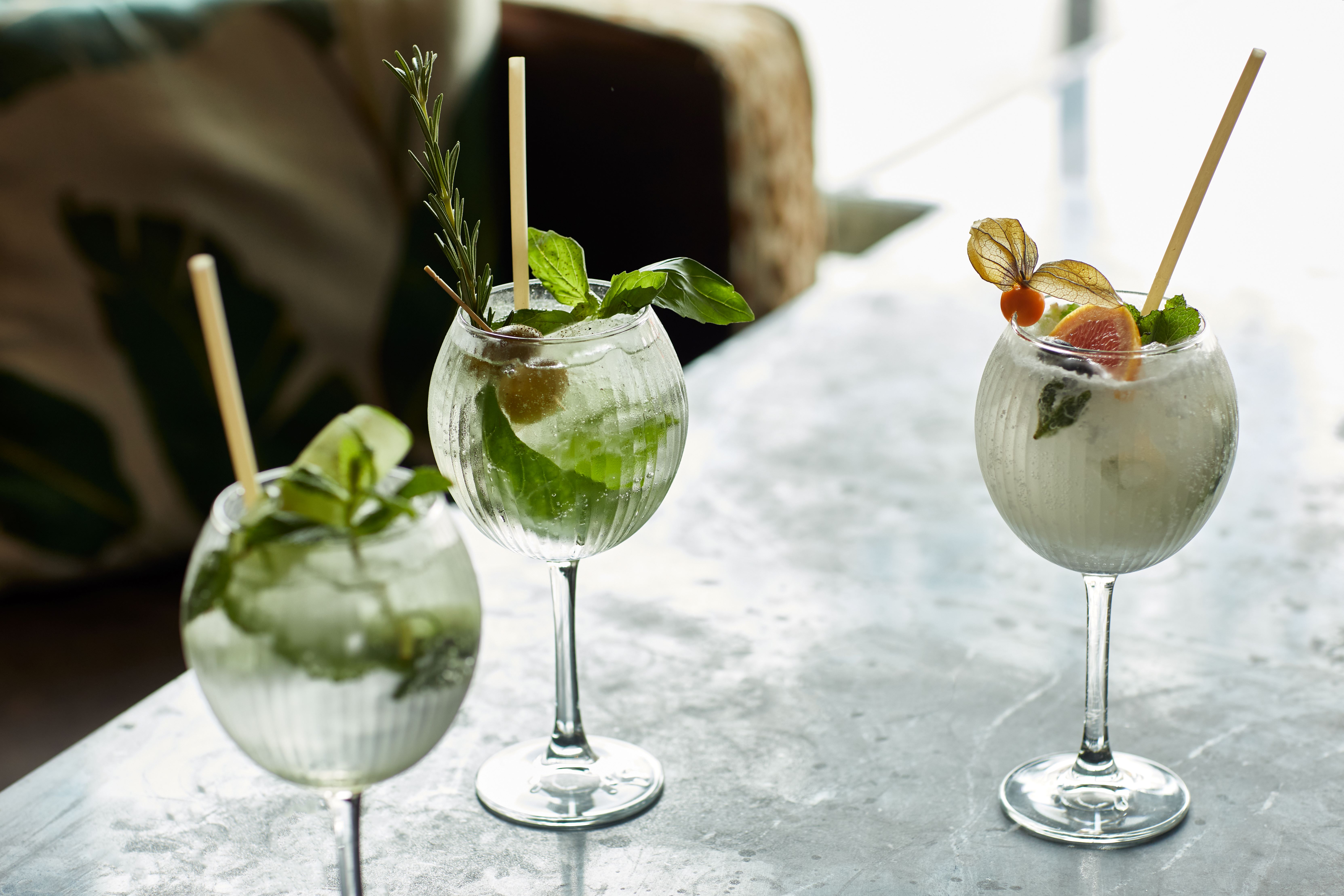 Upper Bar - hdo5bswyjbr.jpg