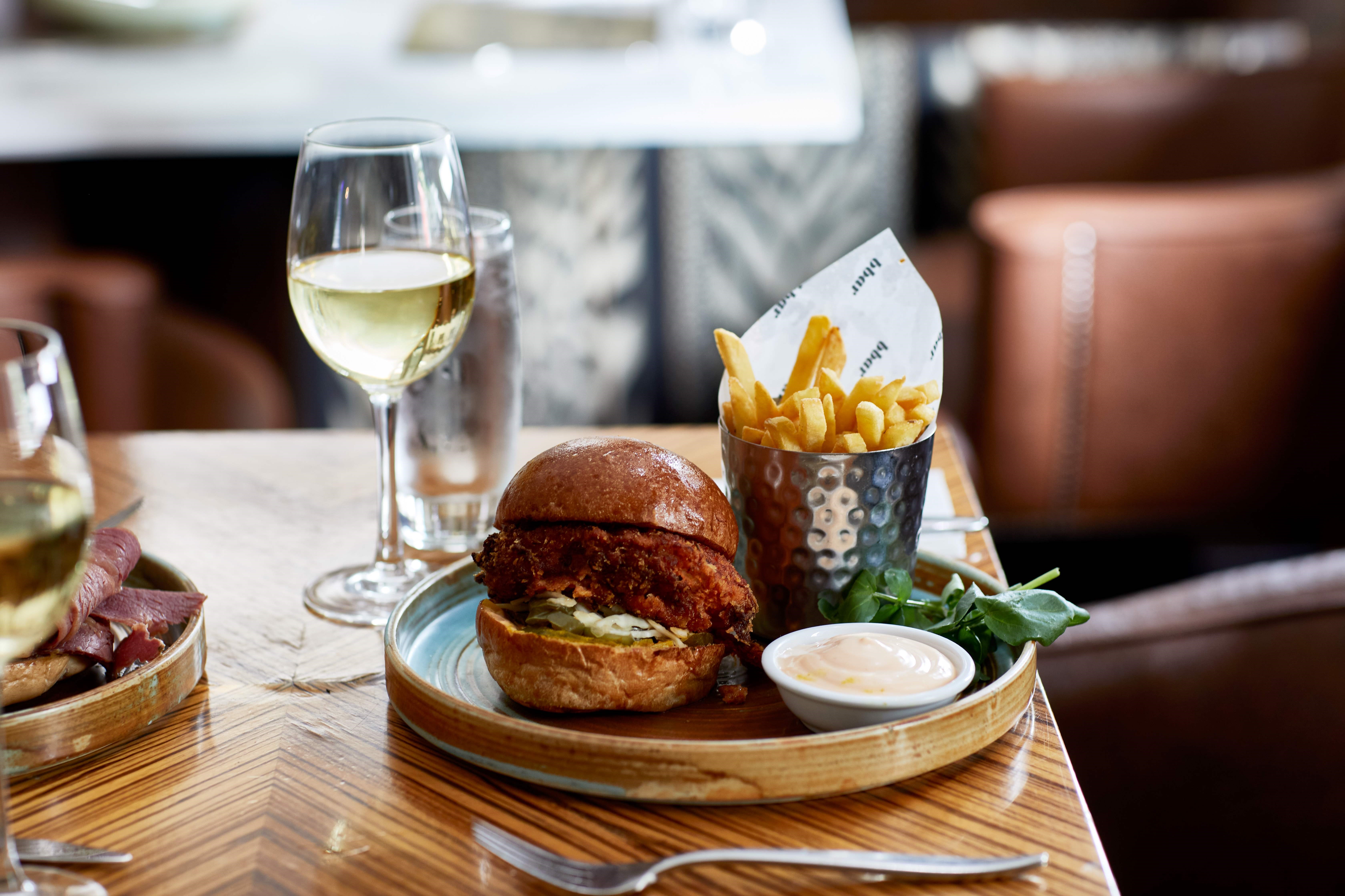 Upper Bar - qt15hgs4xeg.jpeg