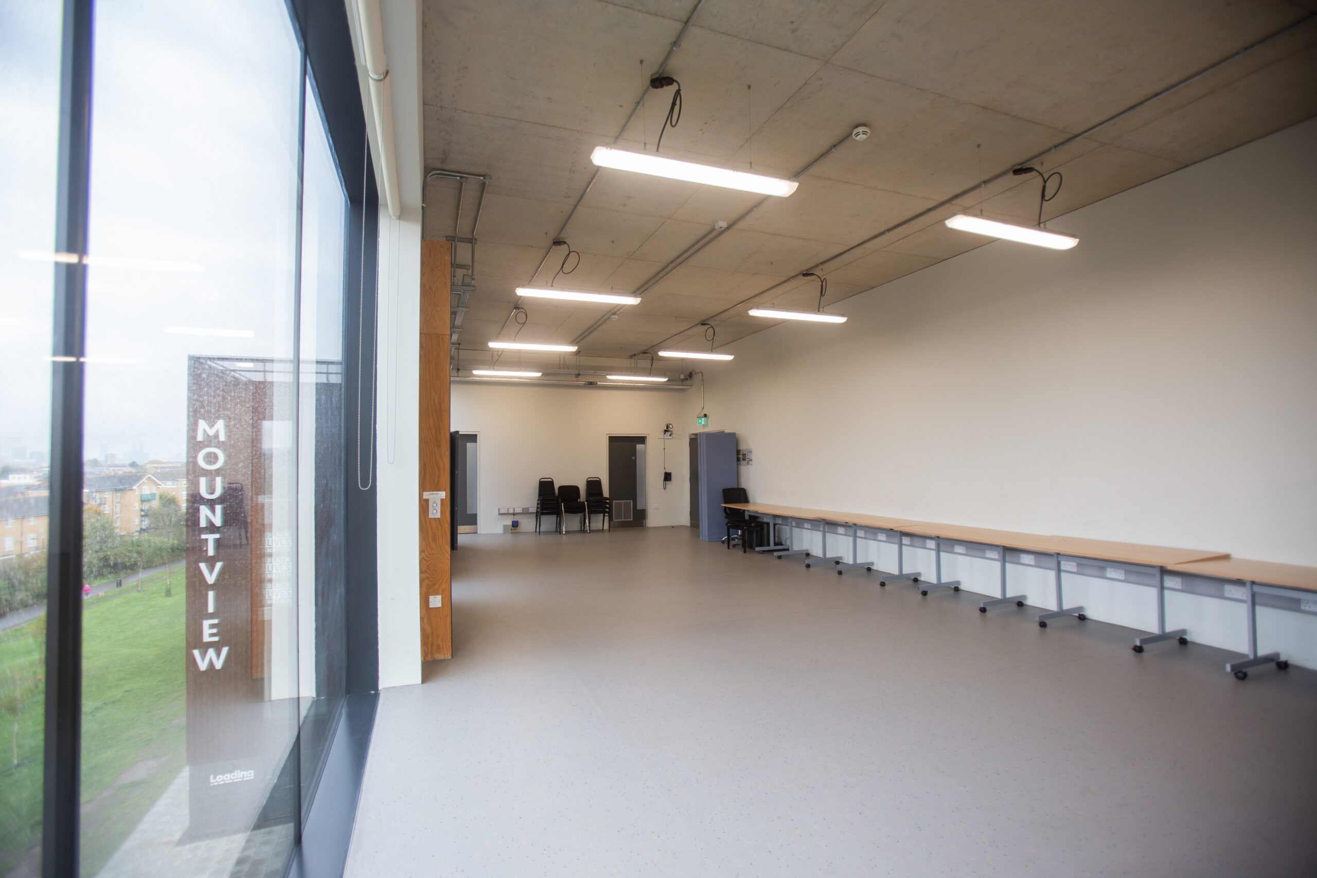 Peckham Room - lofzi1ldjmm.jpg