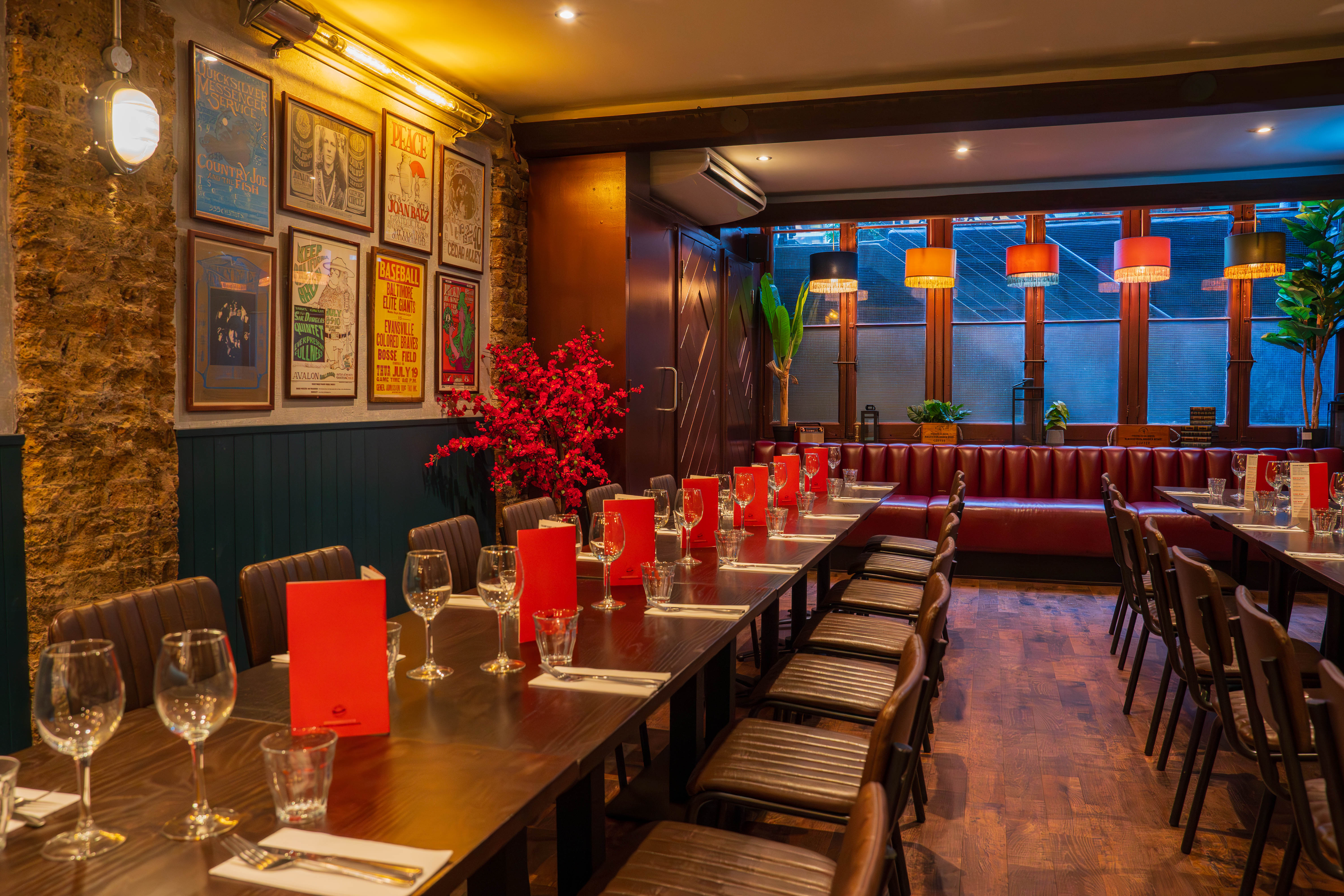 Studio bar - m3auwgi4lxo.jpg