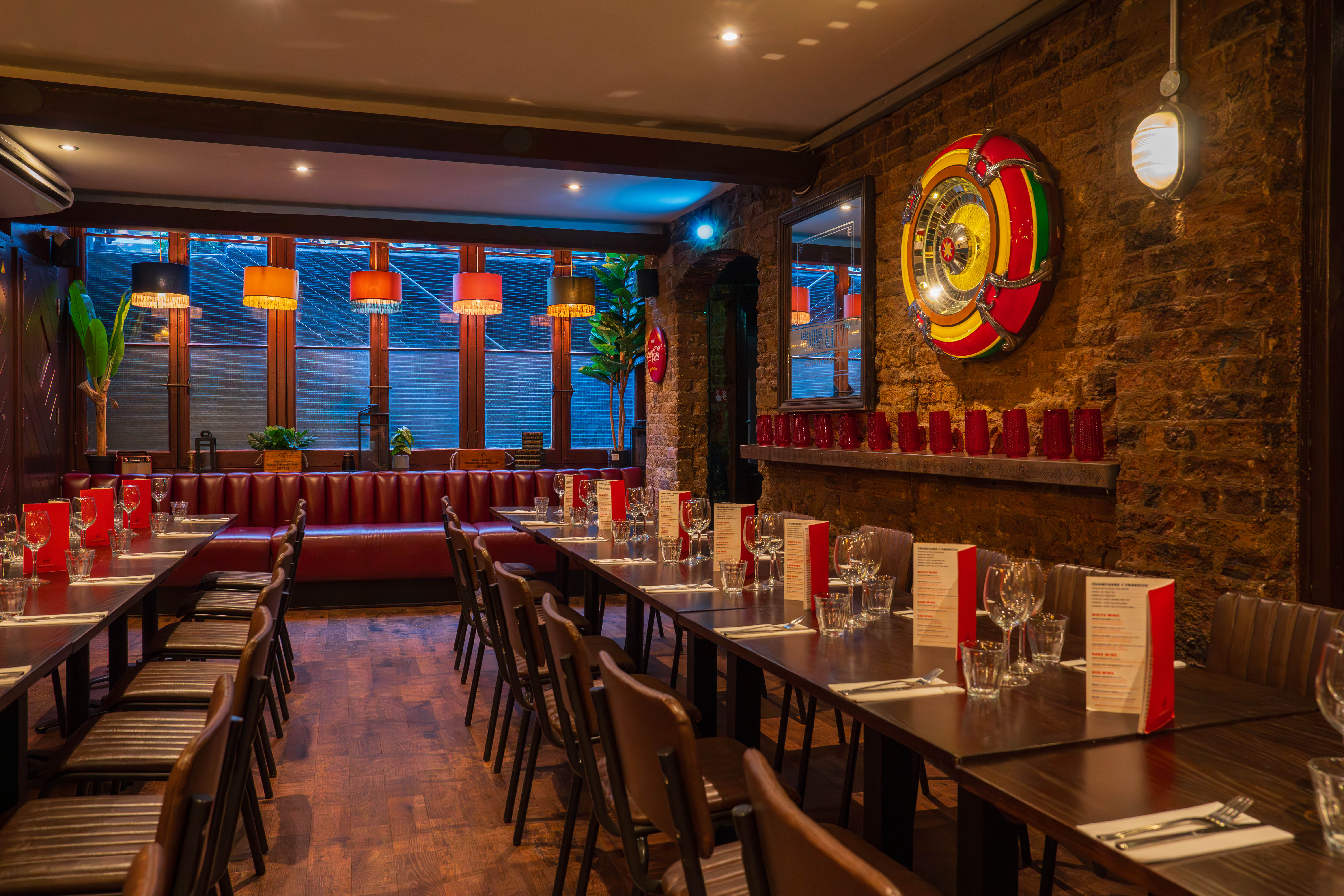 Studio bar - rurl0ljvfxn.jpg