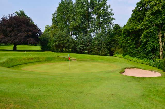 Halesowen Golf Club green, ideal for corporate events and team-building activities.