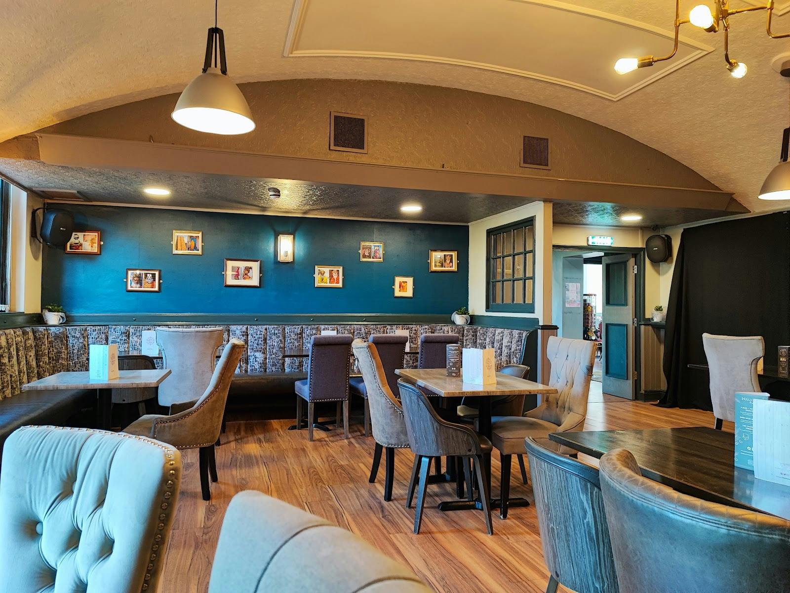 Cozy event space at Summer House Bar & Grill with flexible seating for gatherings.