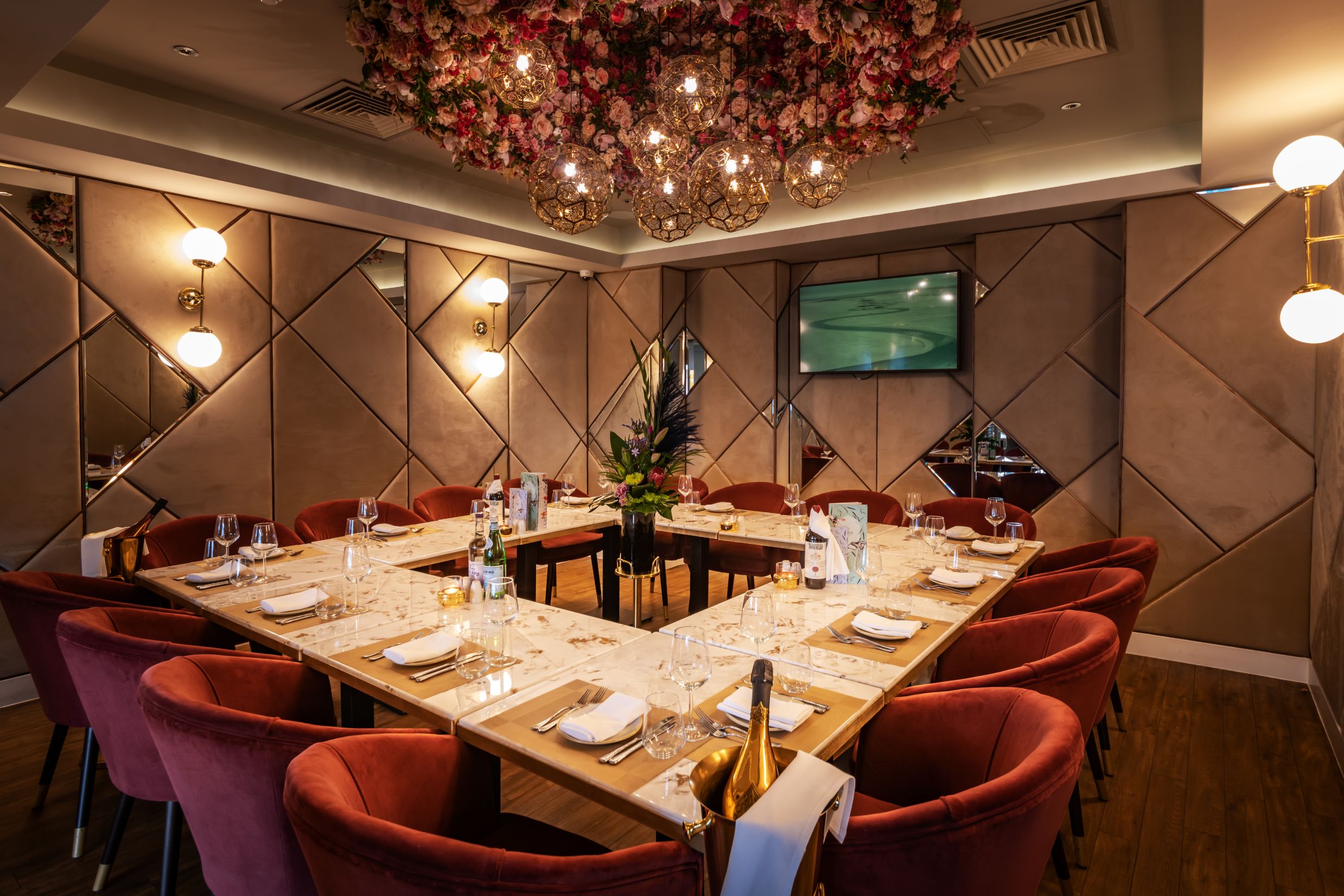 Elegant meeting room at Noel's Bar & Restaurant, perfect for exclusive events and gatherings.