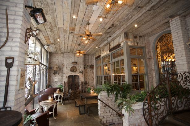 Charming rustic restaurant in The Botanist Birmingham, ideal for intimate gatherings and meetings.