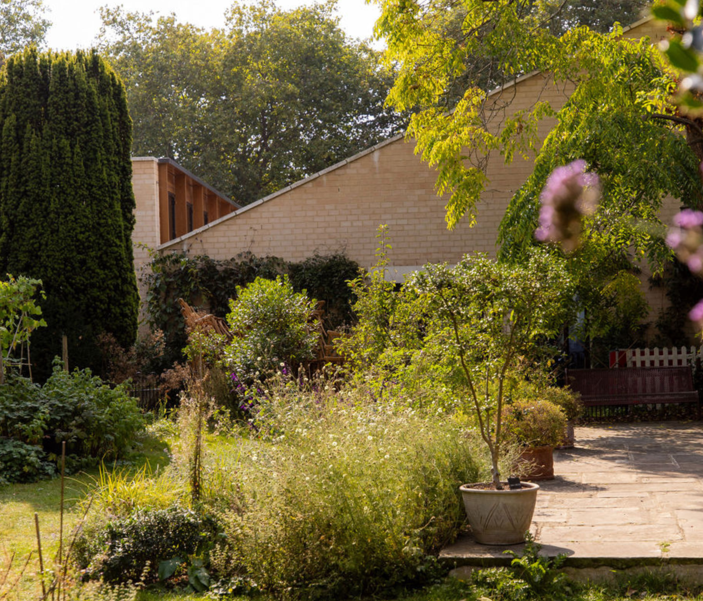 Serene outdoor venue in Sands End, ideal for intimate gatherings and events.