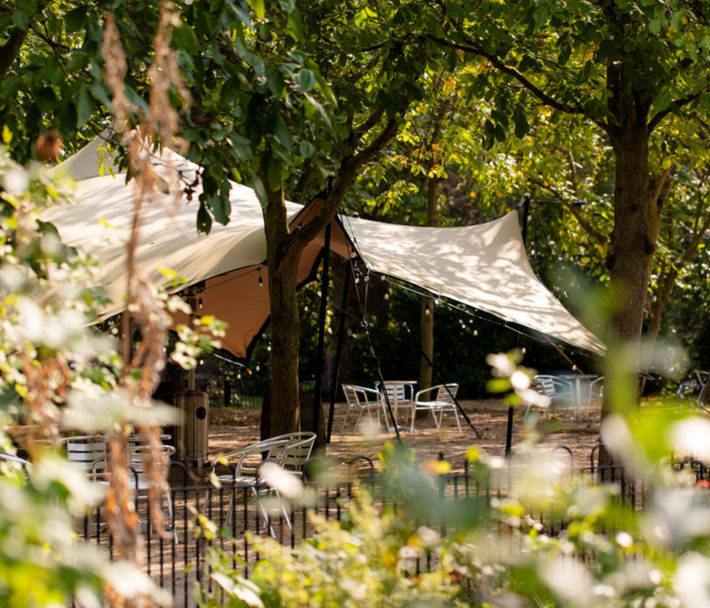 Courtyard and Grounds - 005fzd1fgmi.png