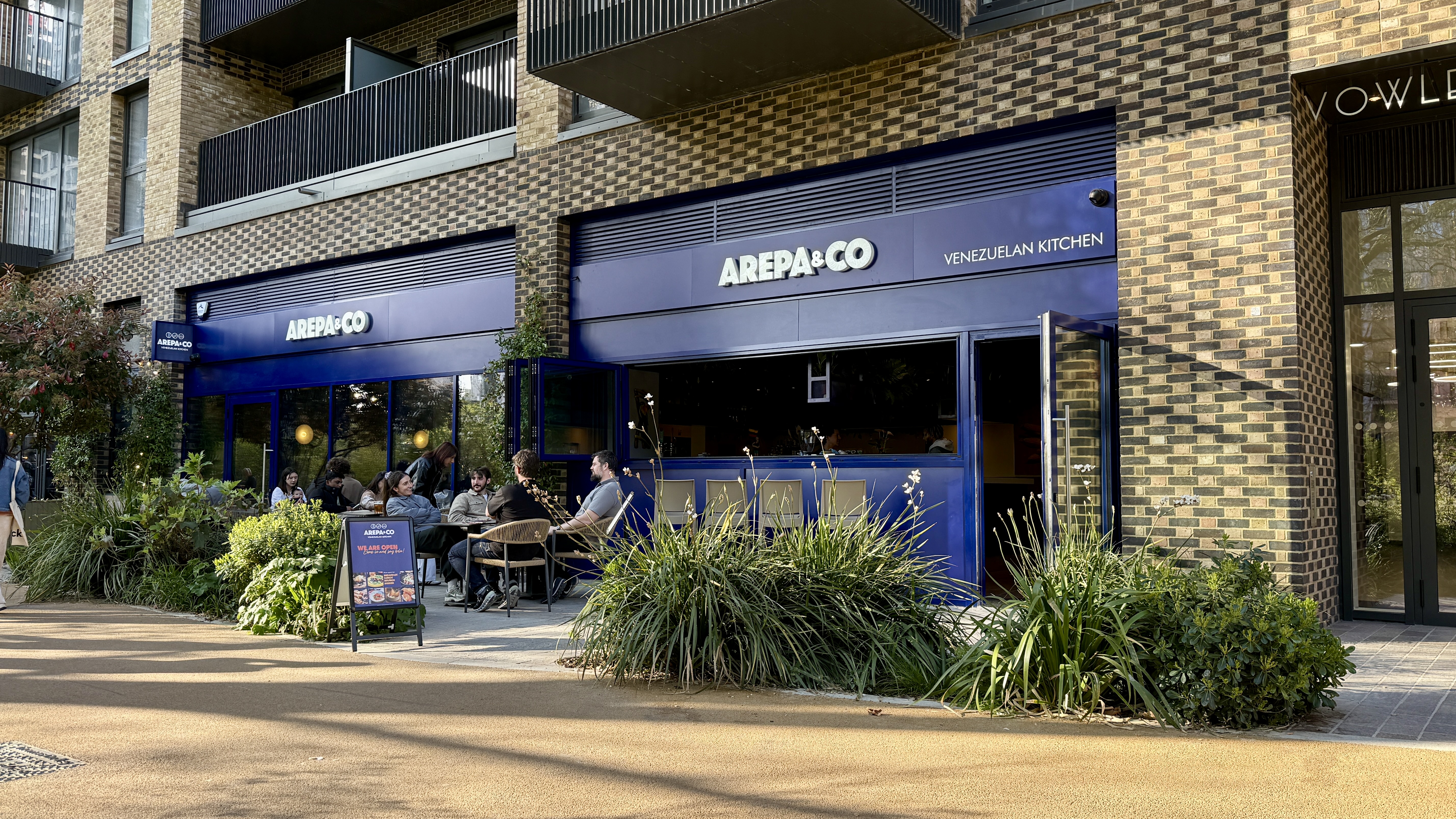 Outdoor Terrace - 2304696d-861f-4818-8740-0b661786f485.jpg