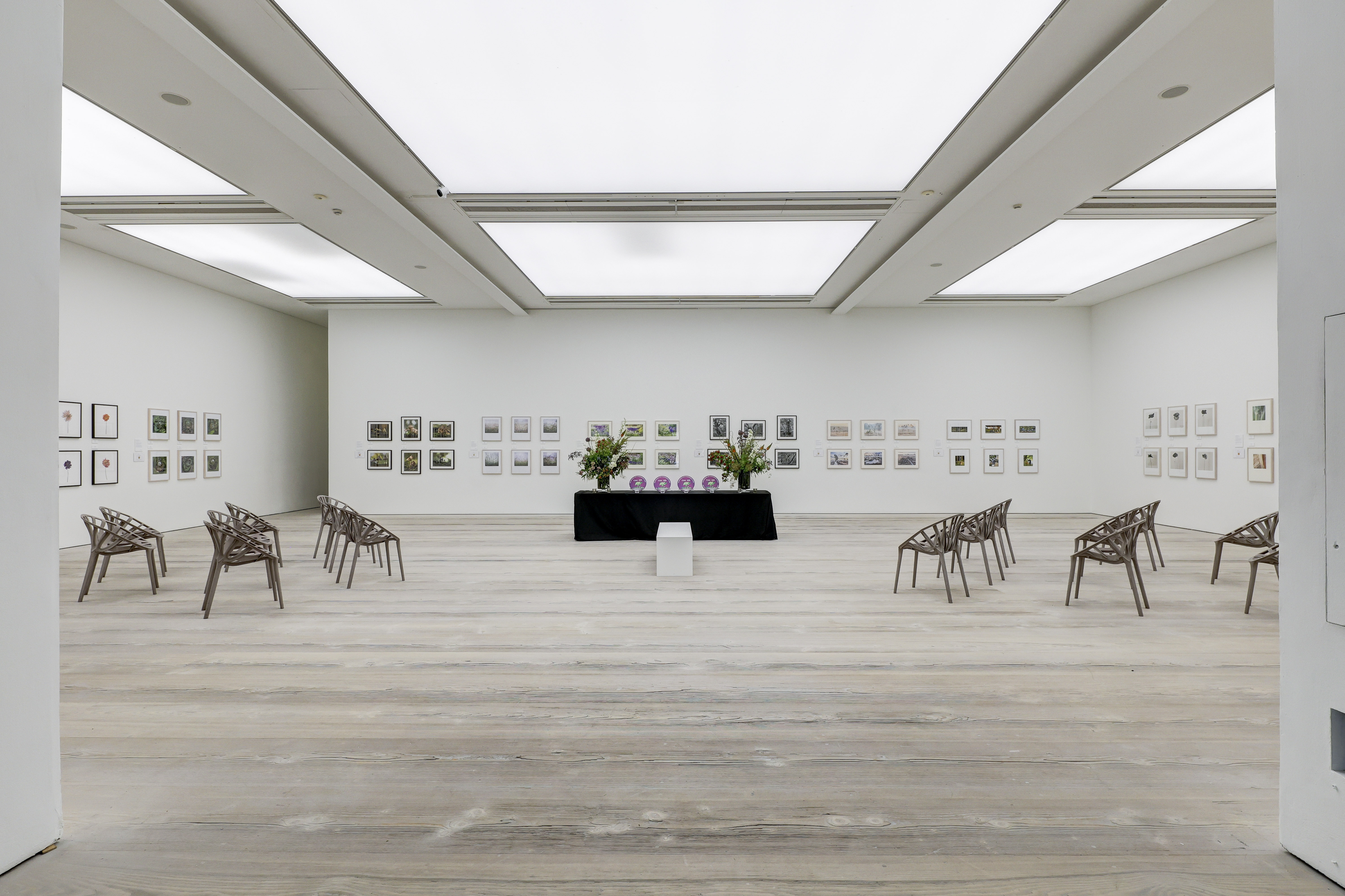 Spacious minimalist event space in Saatchi Gallery for art exhibitions and meetings.