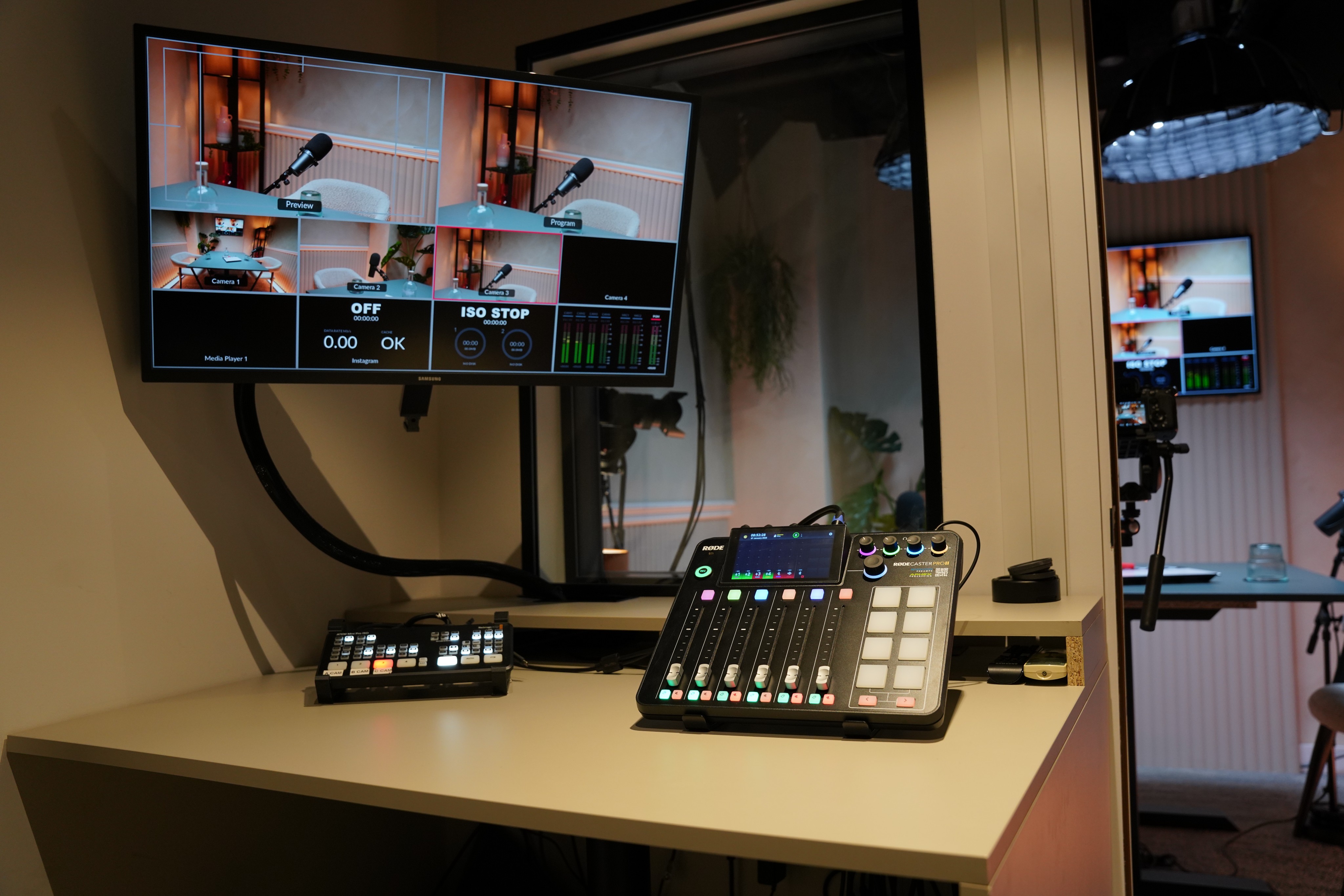 Studio 2 - Podshop Studios  - 42rz0zlzh5a.JPG