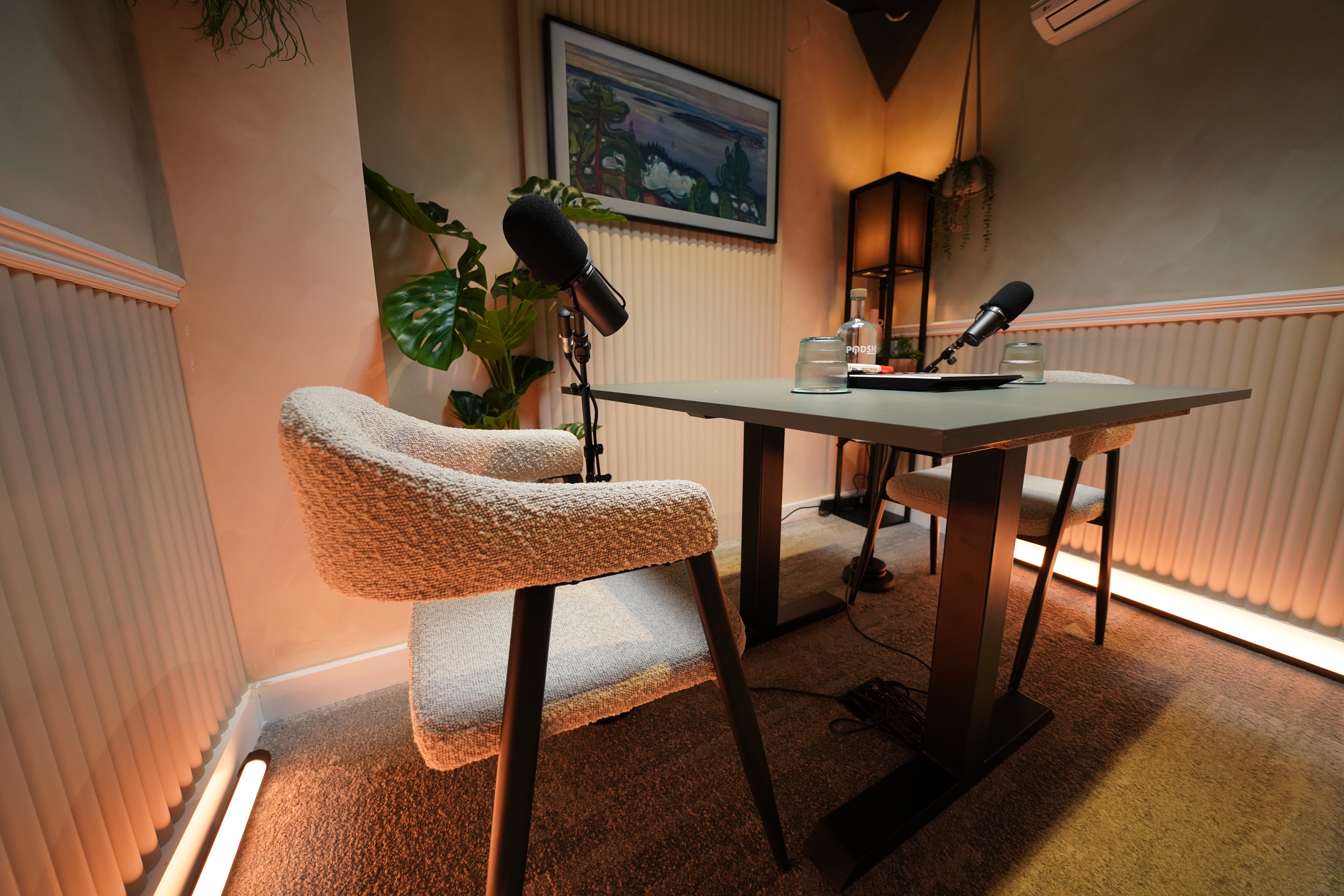 Studio 2 - Podshop Studios  - qhcphxam33a.JPG