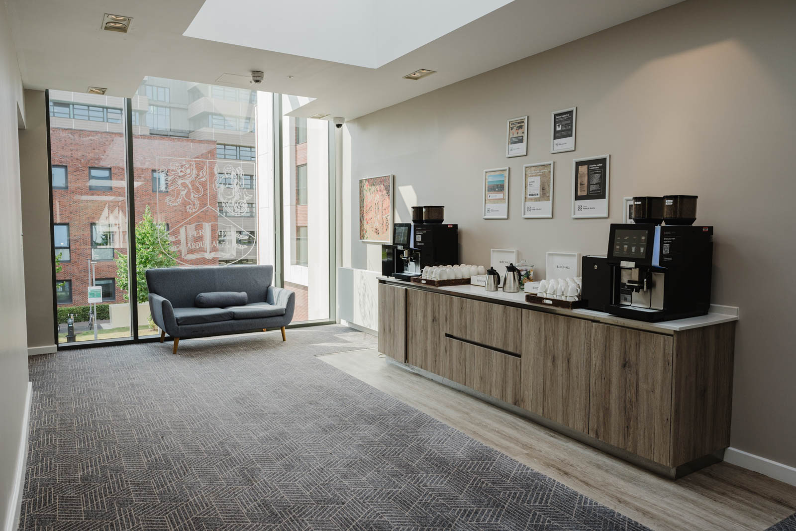 Pevsner - tbi0v5rrohl.jpg