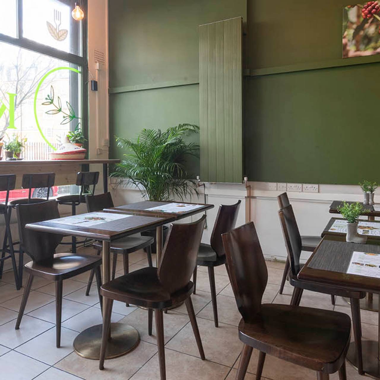 Cozy modern restaurant in Kebena Green, ideal for workshops and small events.