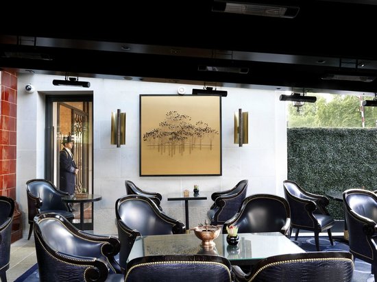Cigar Terrace at The Wellesley: elegant meeting space for upscale events in London.