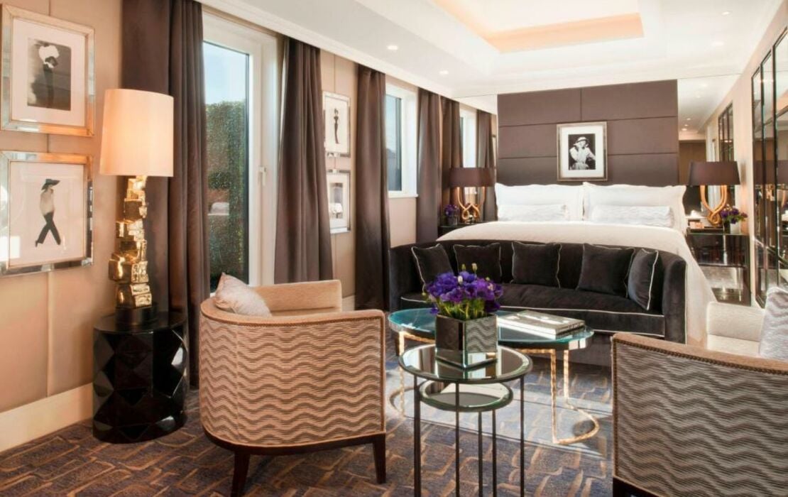 "Elegant Jazz Lounge at The Wellesley, ideal for luxury meetings and events."