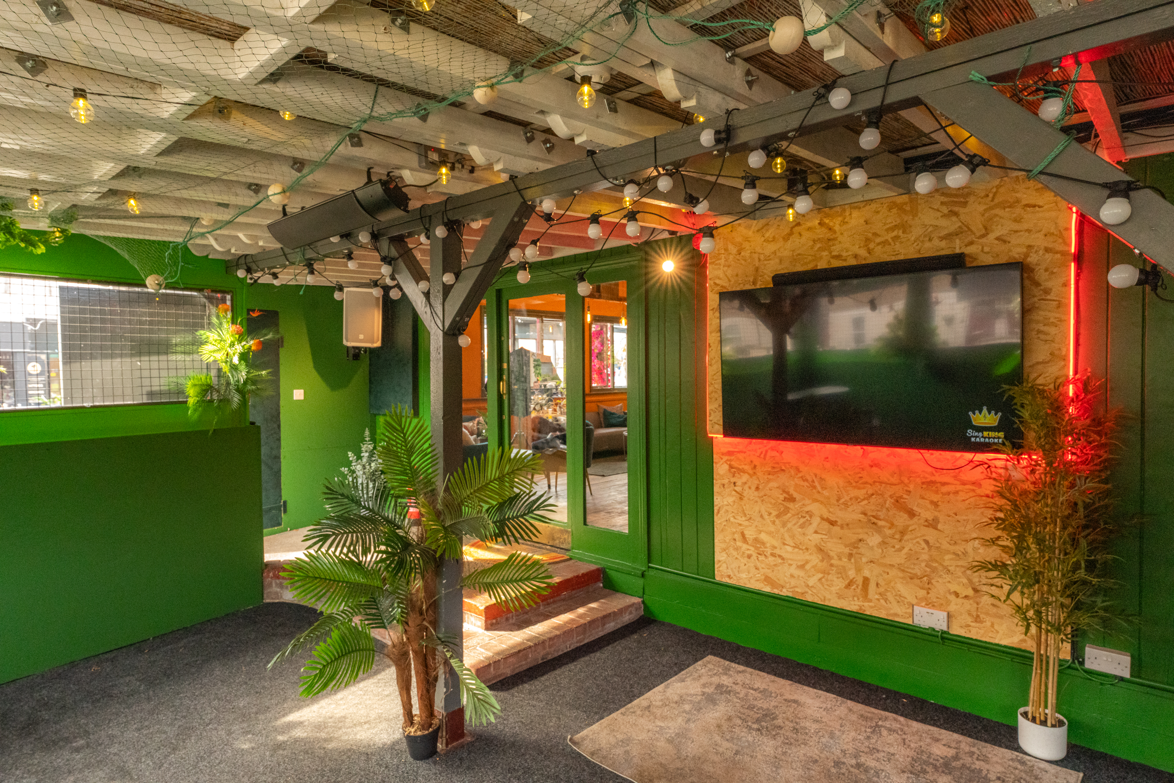 The Bush Lounge - 54vrzsmhgew.jpg