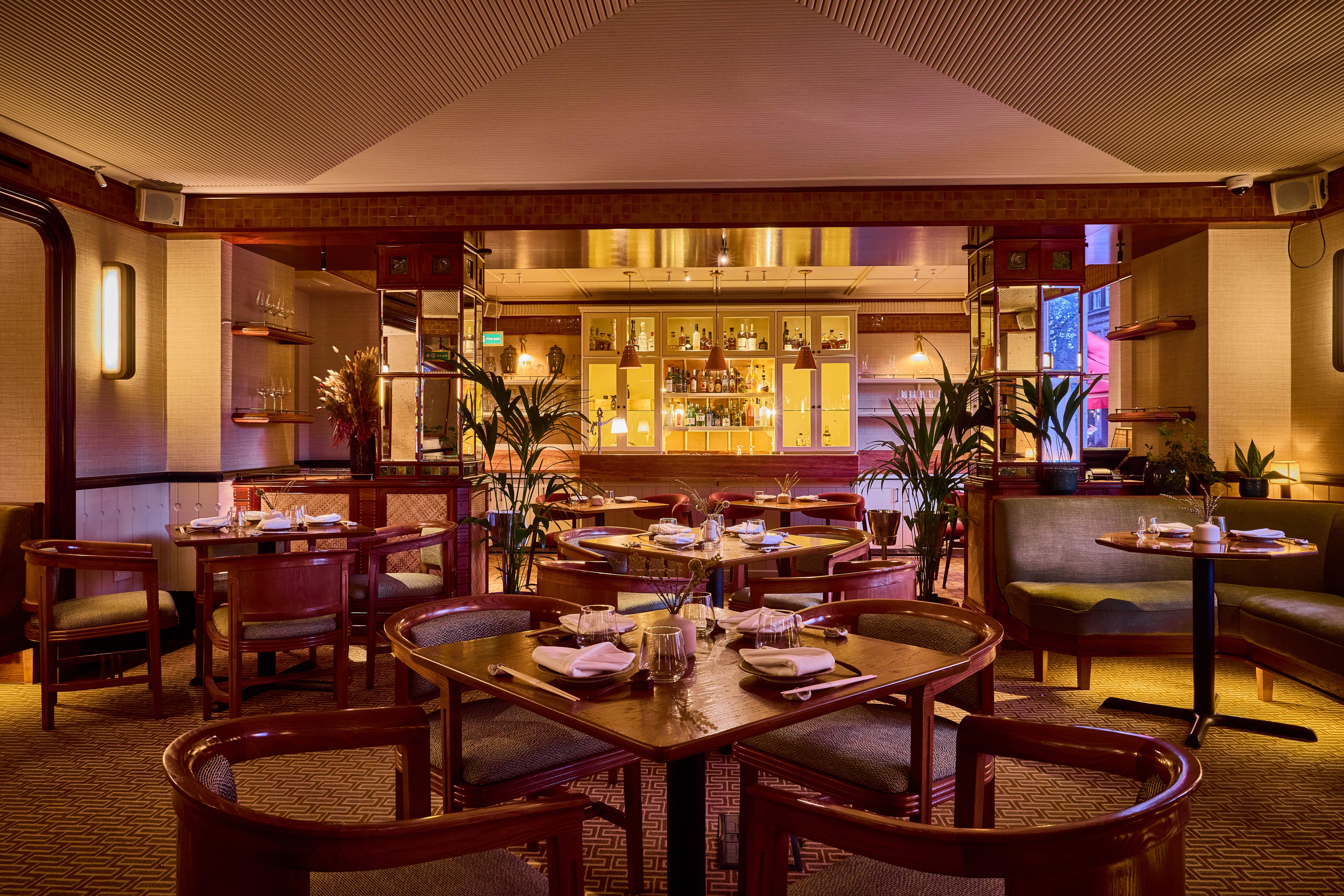 Sophisticated dining space for intimate meetings and events in NIJŪ.