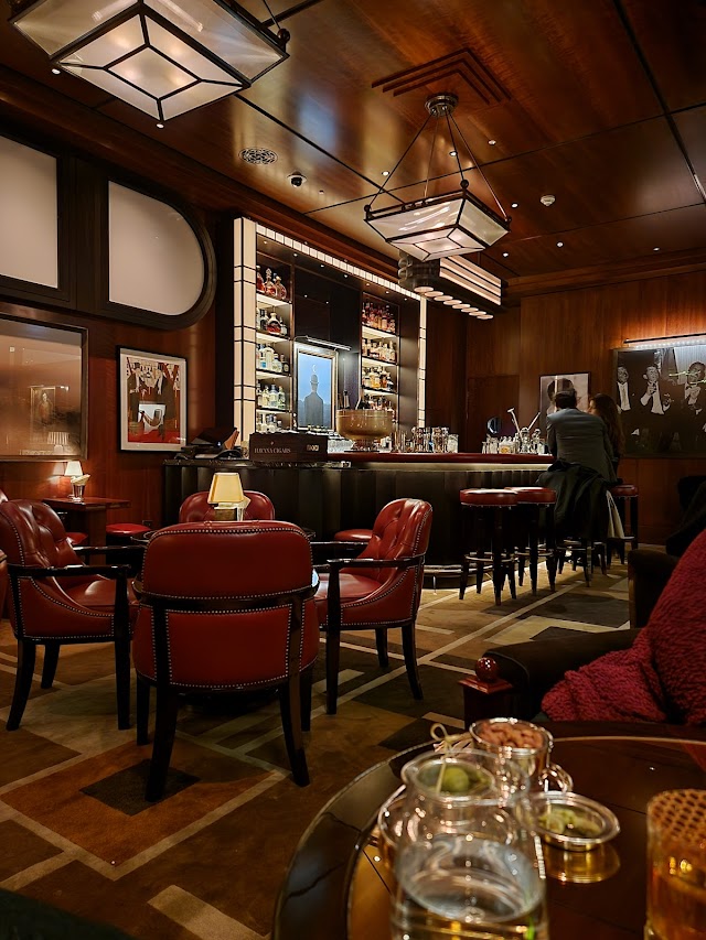 Le Magritte - 09bcdf6c-1ef2-4b47-a217-1c6d66aff136.jpeg