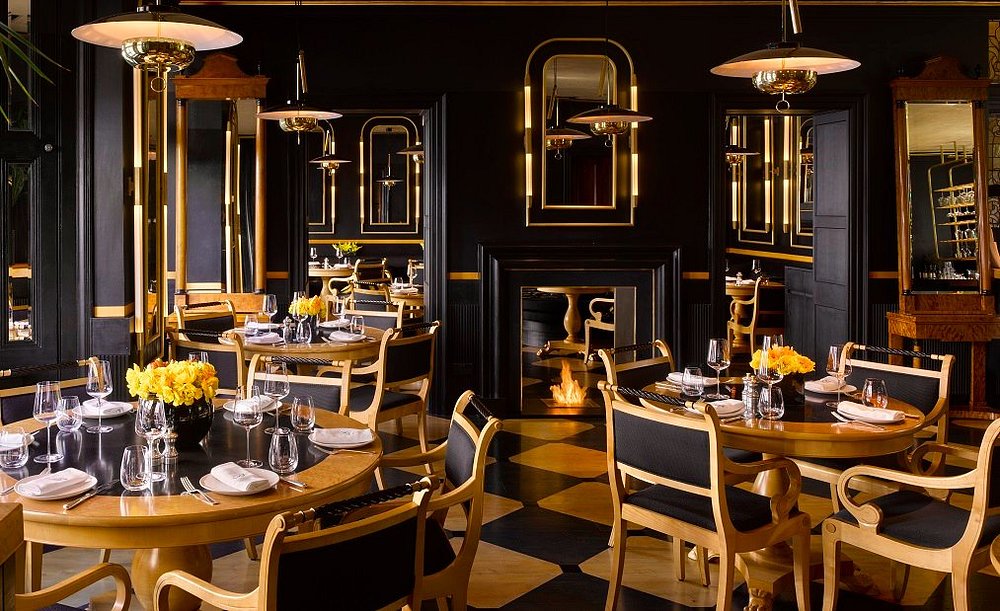 Elegant dining space in Blakes Hotel London, perfect for upscale events and gatherings.