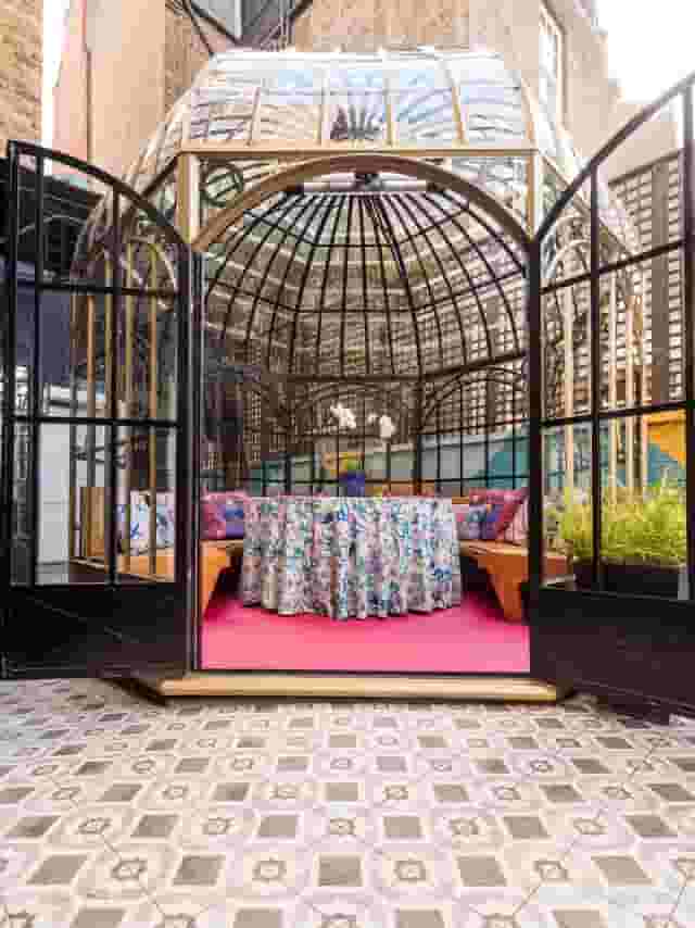 The Birdcage & Courtyard
