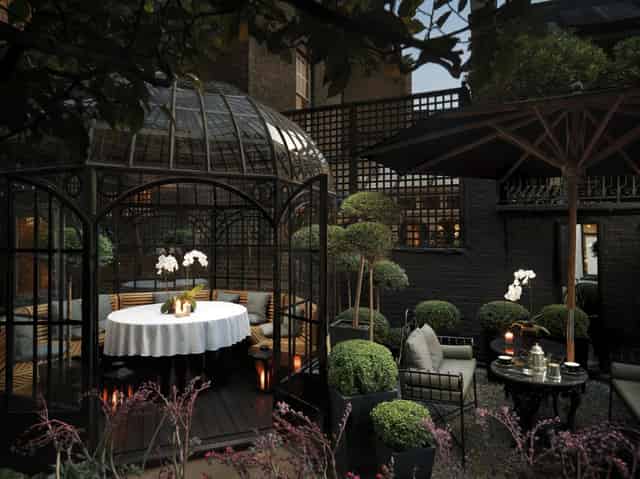 The Birdcage & Courtyard