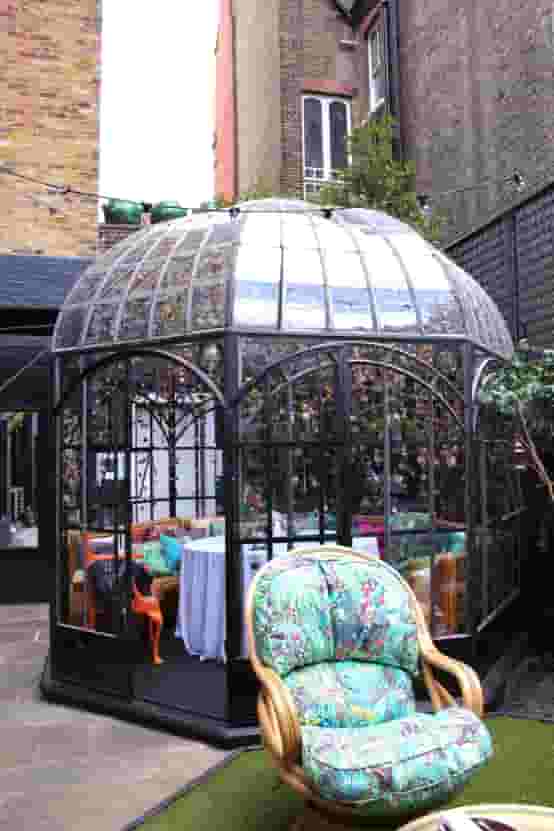 The Birdcage & Courtyard