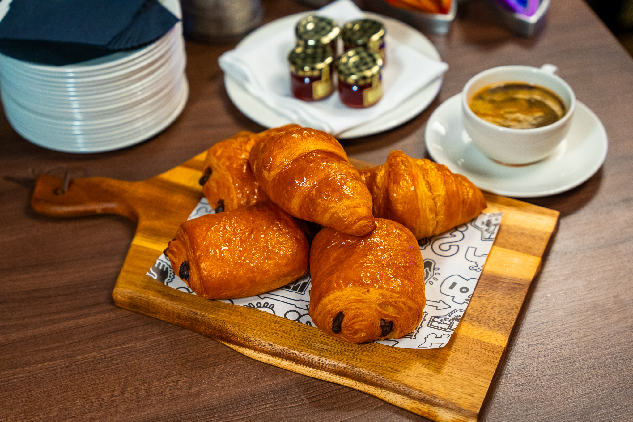 Semi-Private Hire - wg5rsiqqnfn.jpg