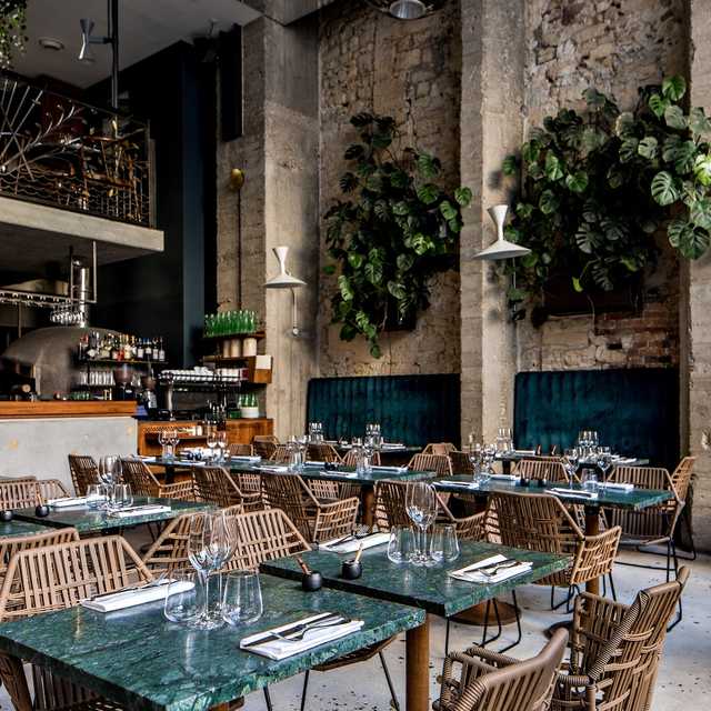 Stylish dining room in Daroco Soho, perfect for intimate events and meetings.