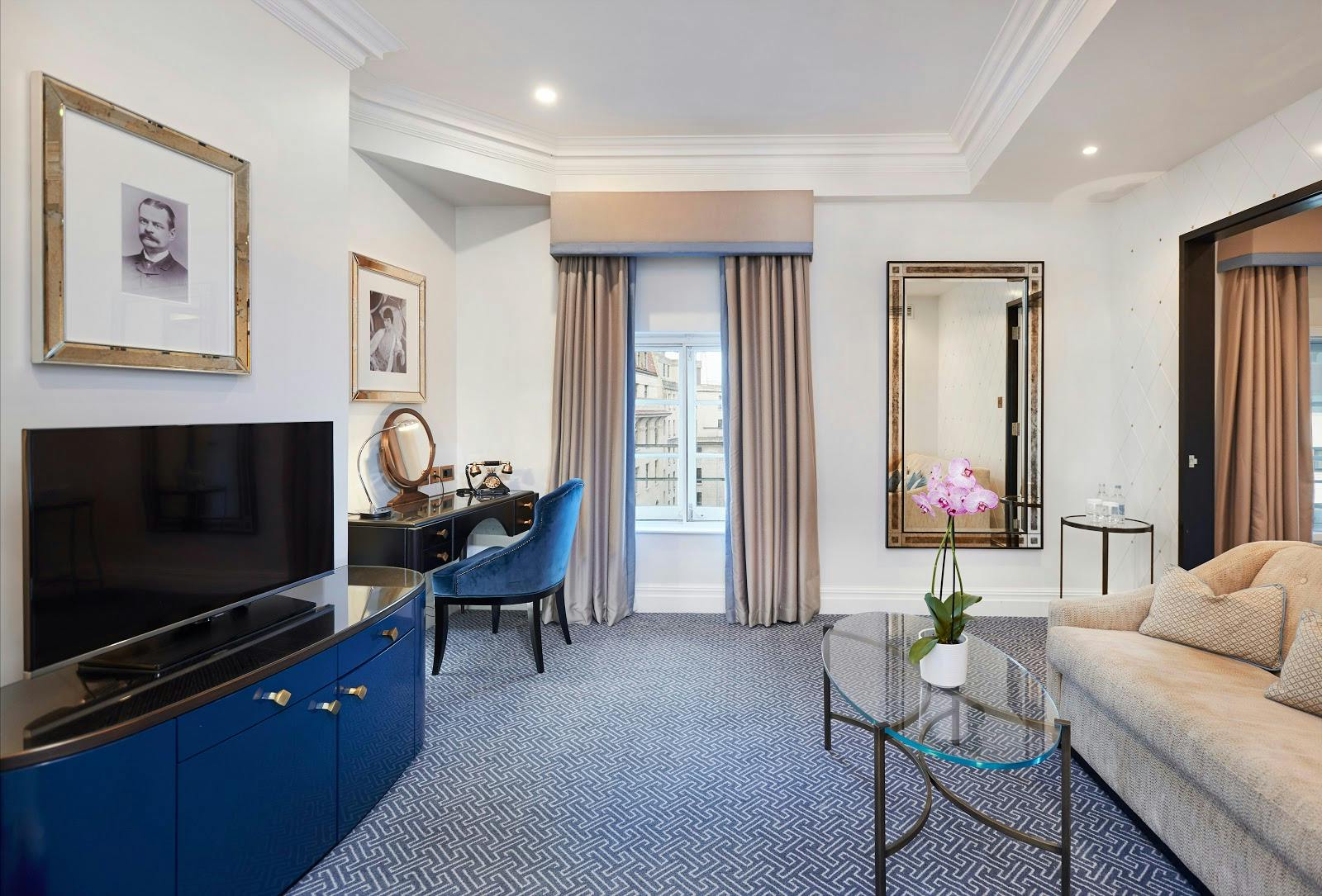 The Waldorf Hilton, London - >The Waldorf Hilton, London</a>