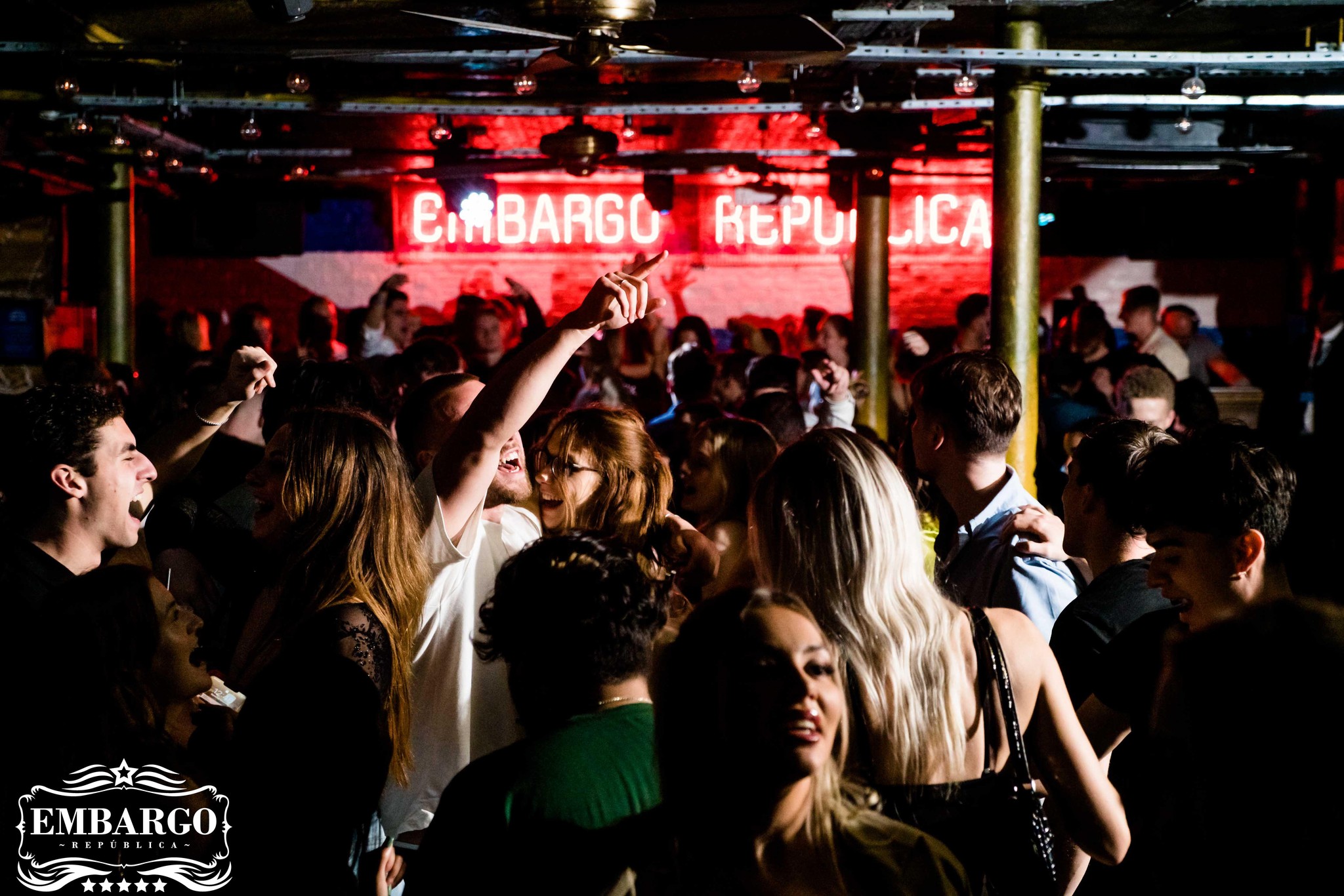 Vibrant dance club scene at Embargo Republica, perfect for nightlife events and networking.