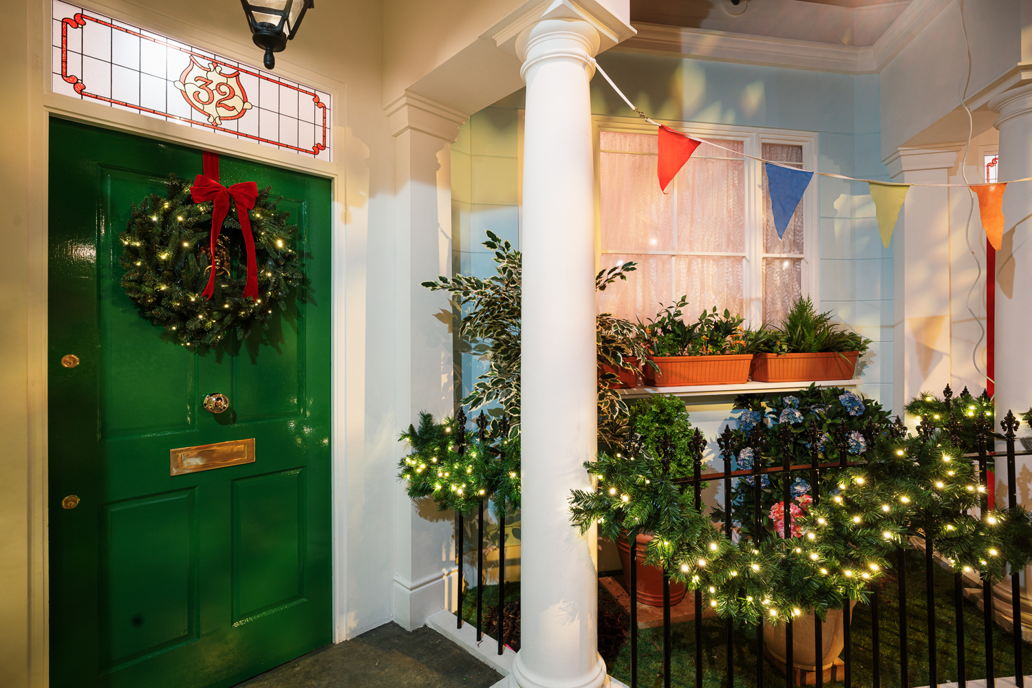 Christmas Parties - yv2md12txmj.jpg