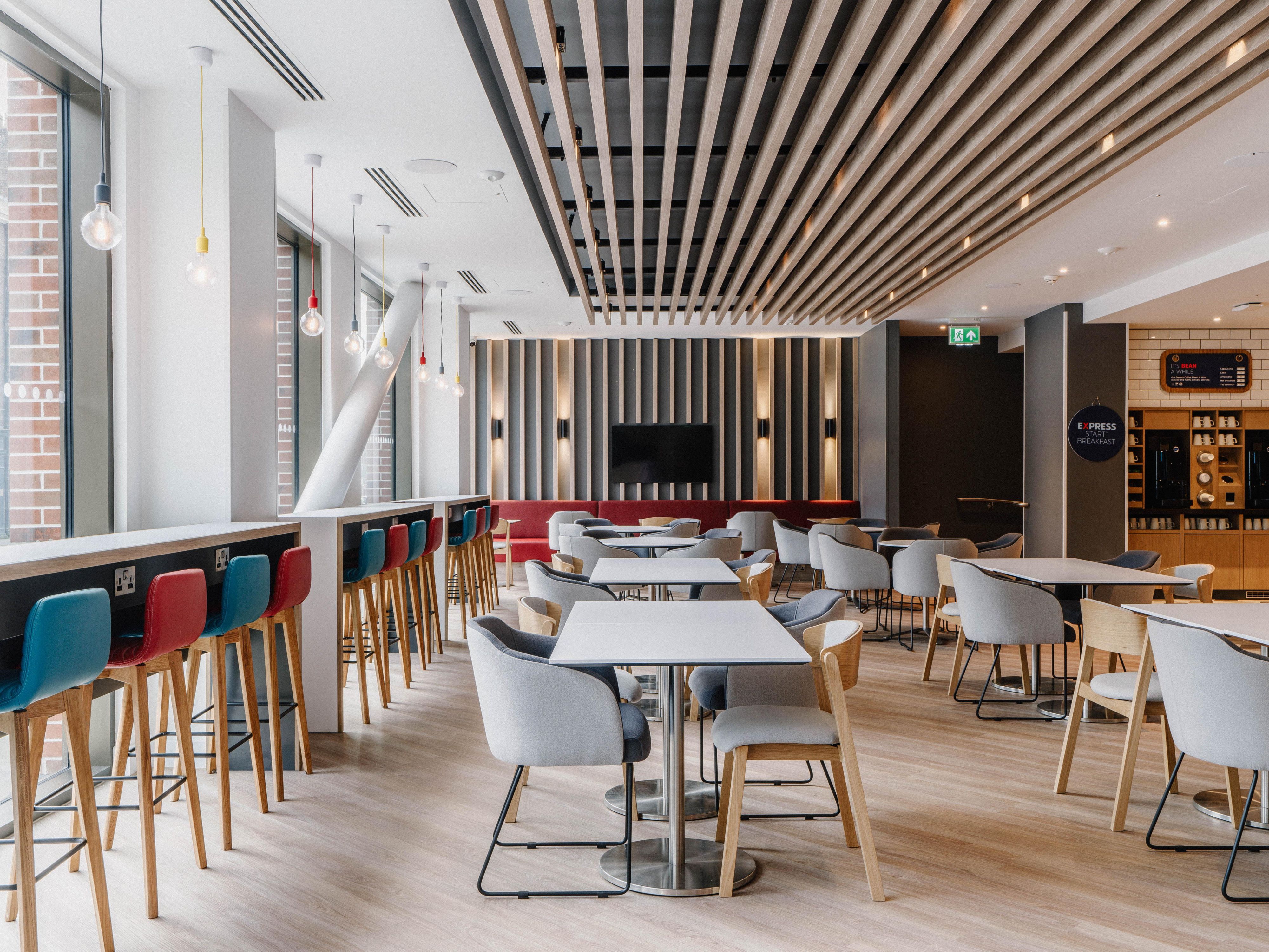 Modern meeting space at Holiday Inn Express Liverpool, perfect for workshops and events.