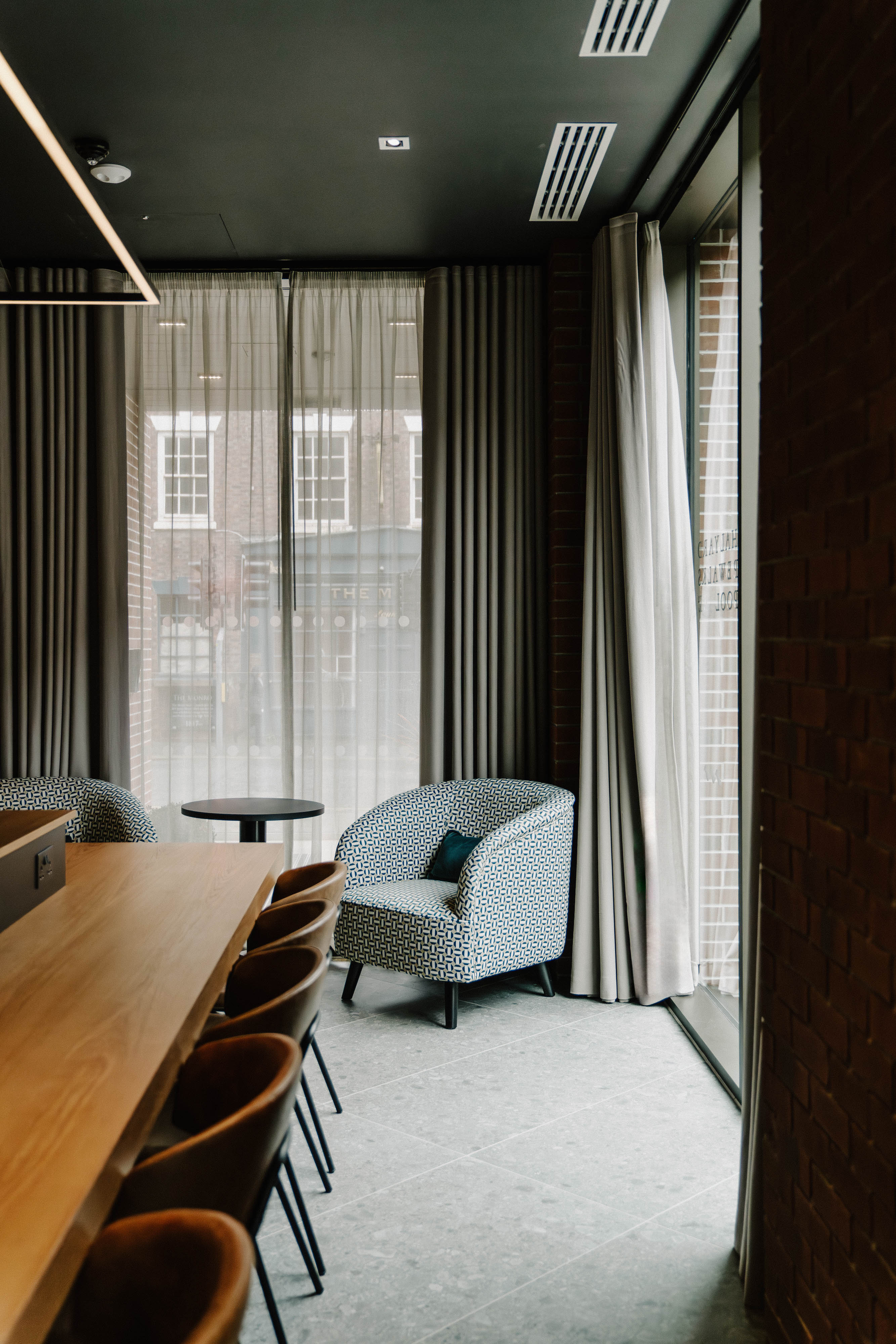 Meetings - ntofe14d1zg.jpg