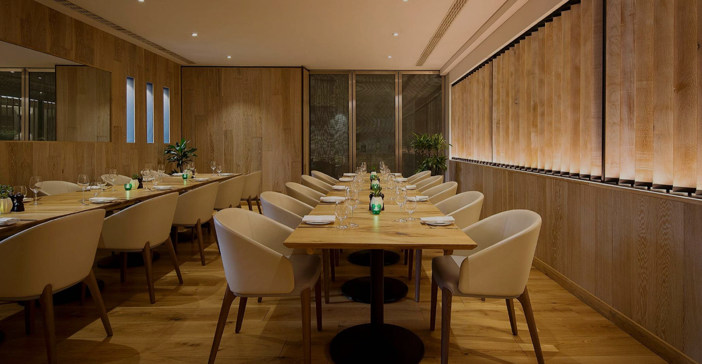 Amalfi Dining Room: elegant private space for corporate events and intimate dinners.
