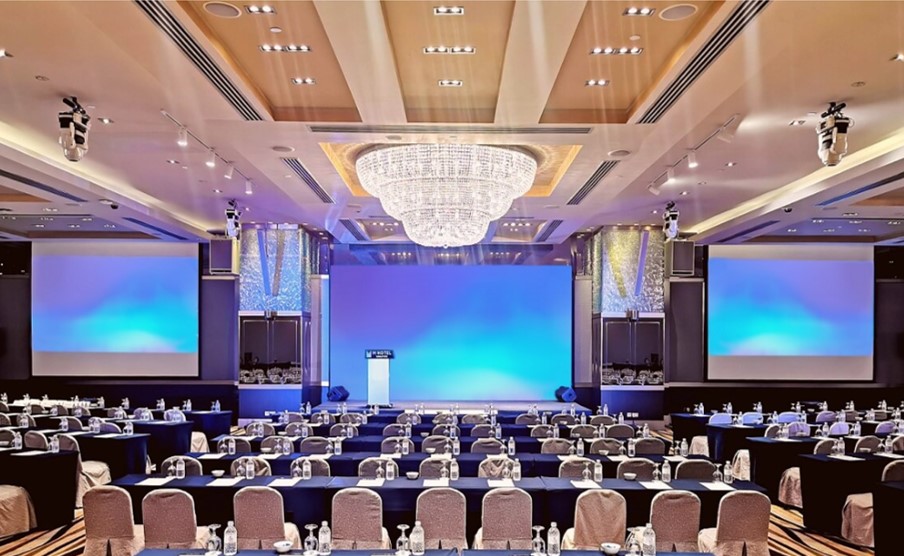 Banquet Suite at M Hotel Singapore: elegant conference room for corporate events.