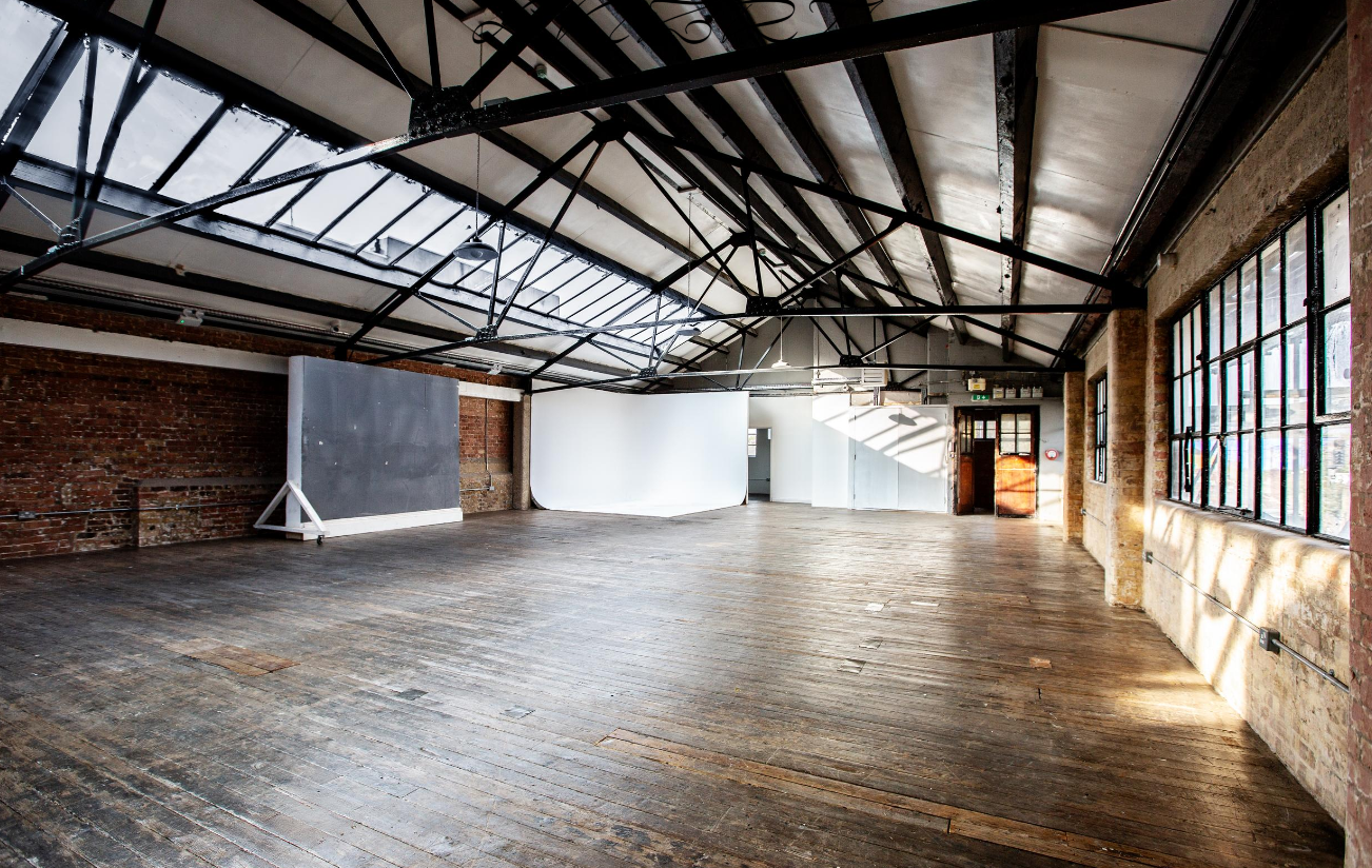 Spacious industrial venue with high ceilings for events in Lanzarote Works.