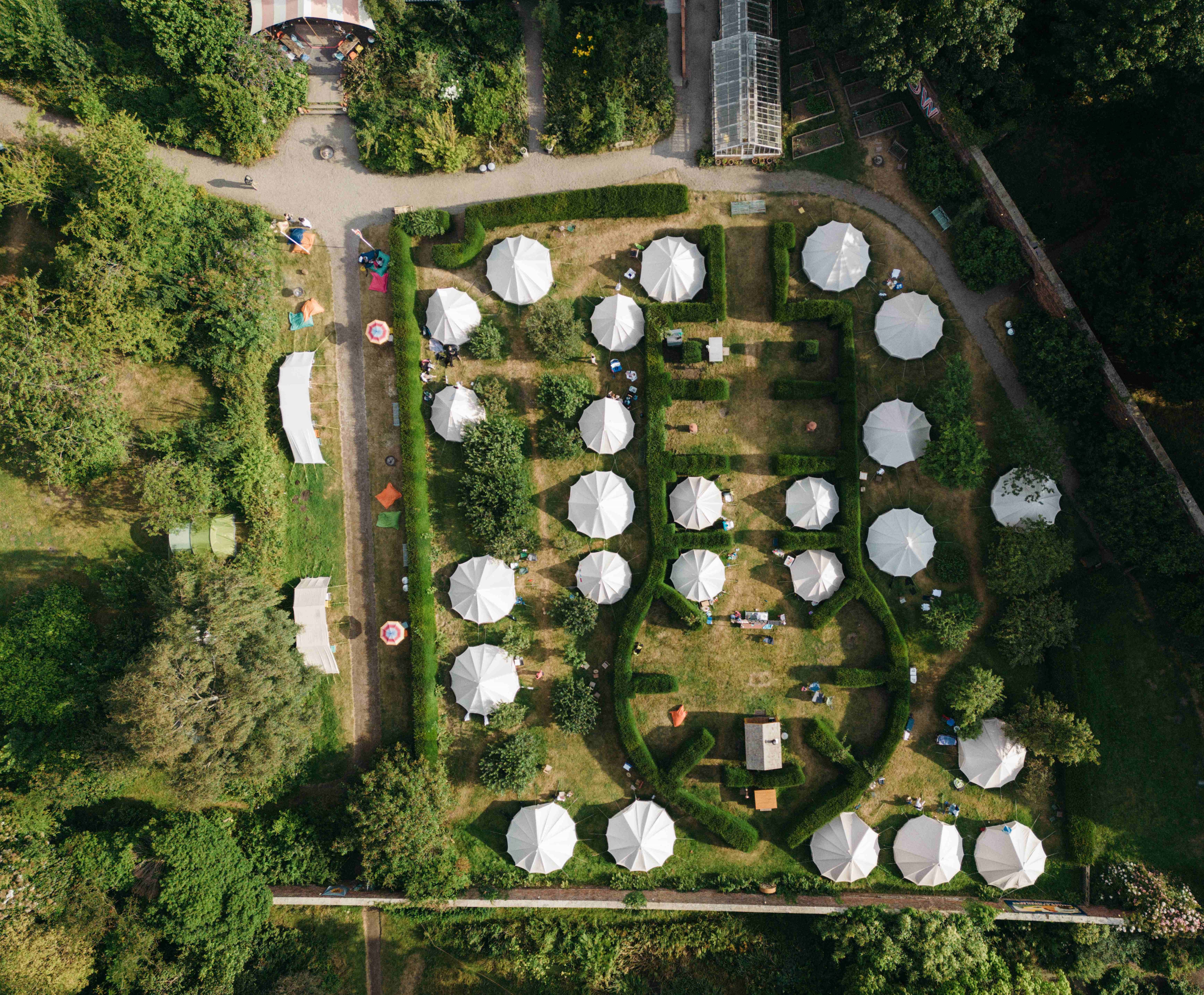 The Walled Garden - wuzwycj4nfg.jpg