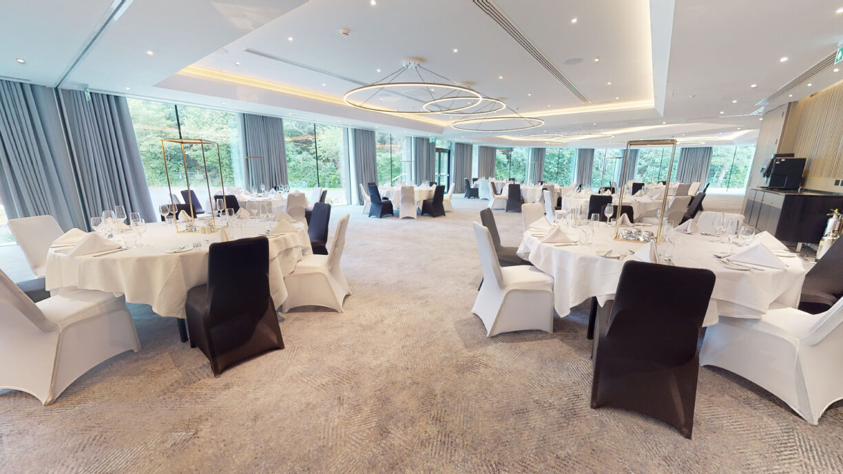 Holiday Inn London Shepperton - image 2