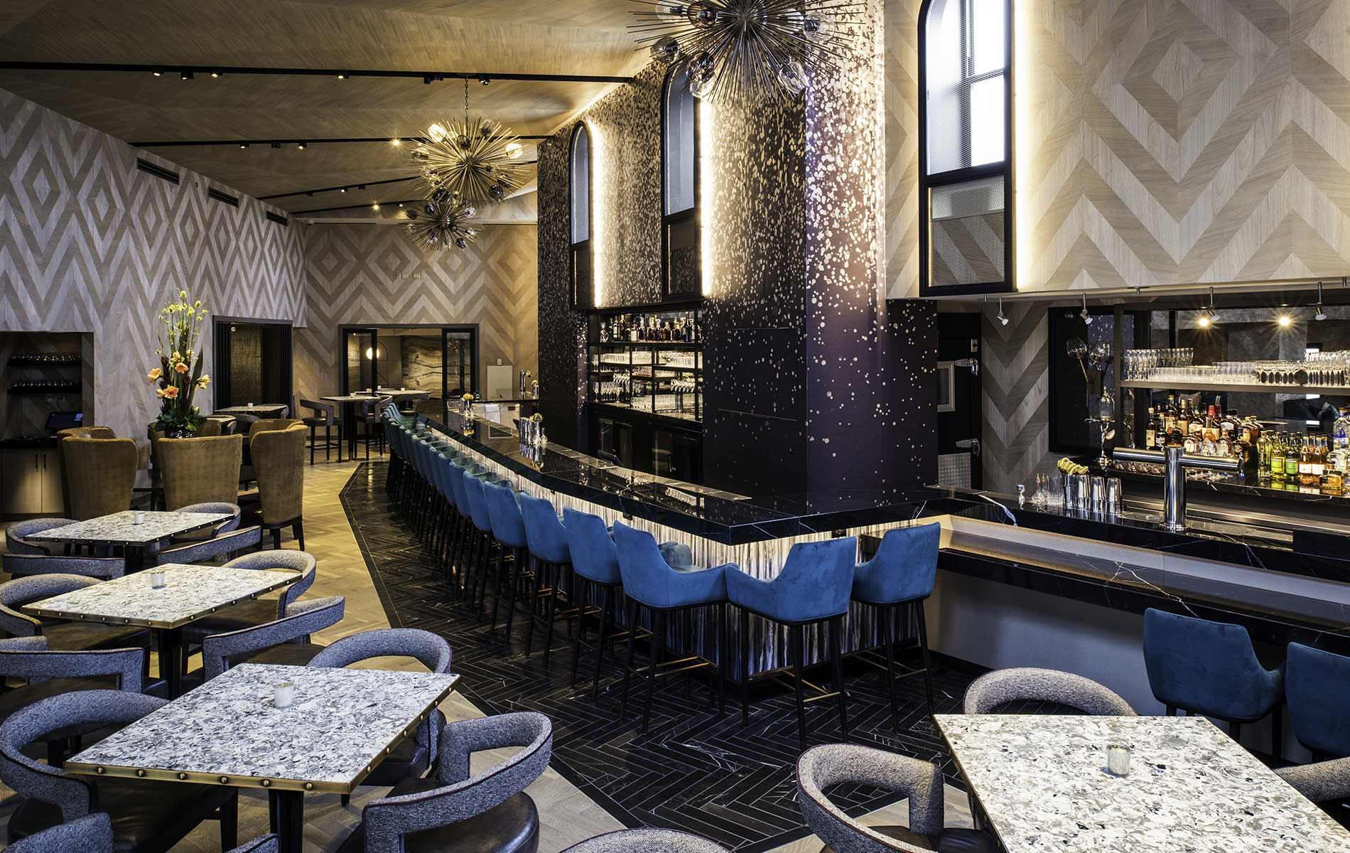 Modern meeting room at LondonHouse Chicago, ideal for upscale events and networking.