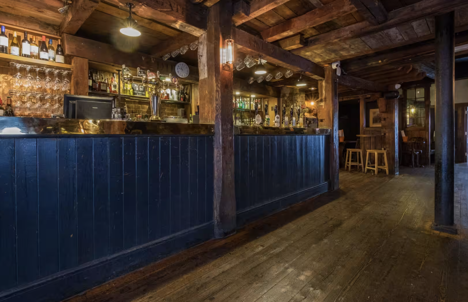 Rustic bar at WN Barkers, ideal for cocktail receptions and casual networking events.