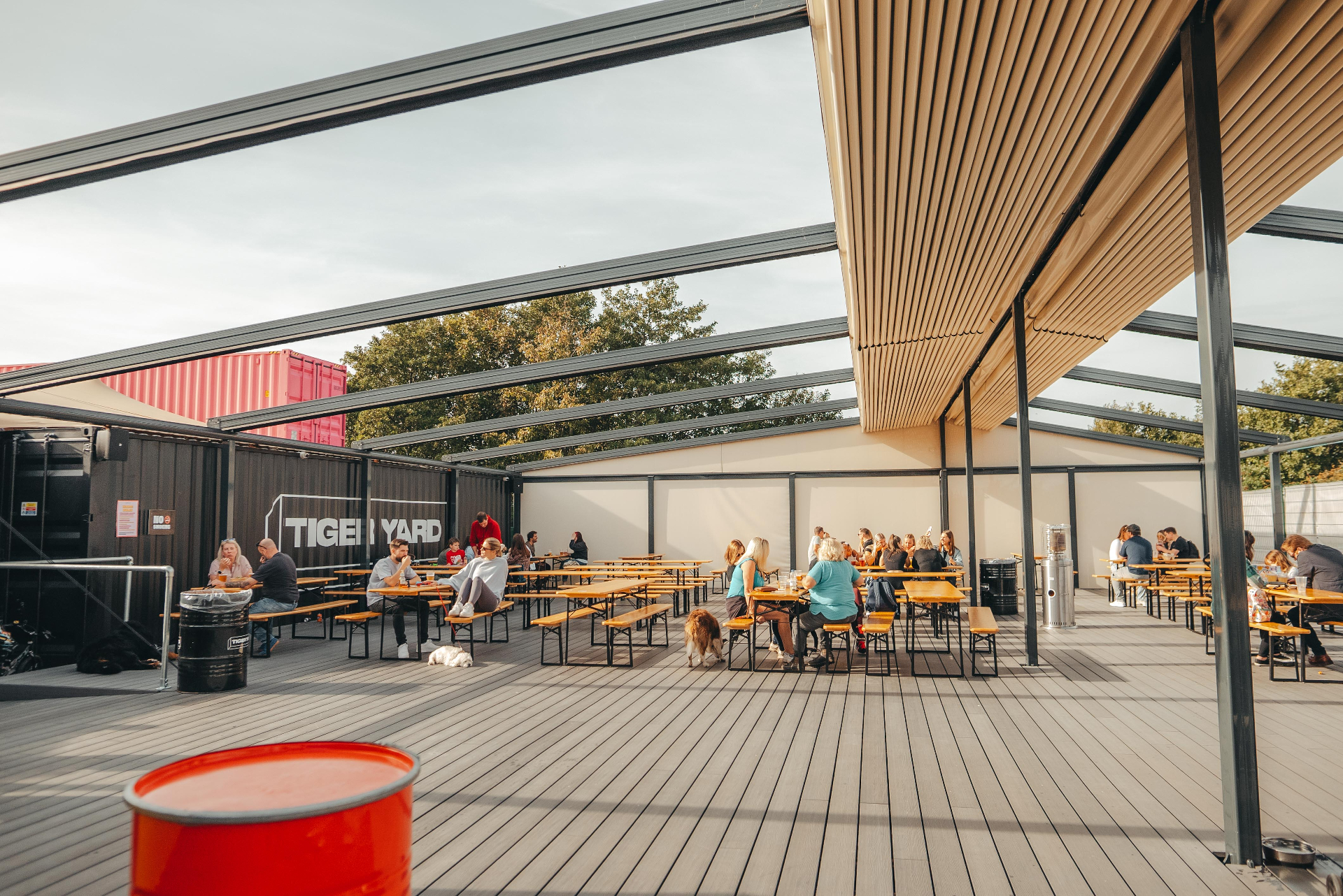 Front deck - feq1pm0b1yv.jpg