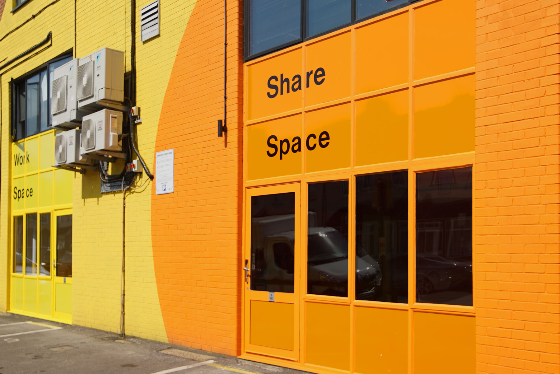 Meeting Room - jarokz4wmfi.jpg