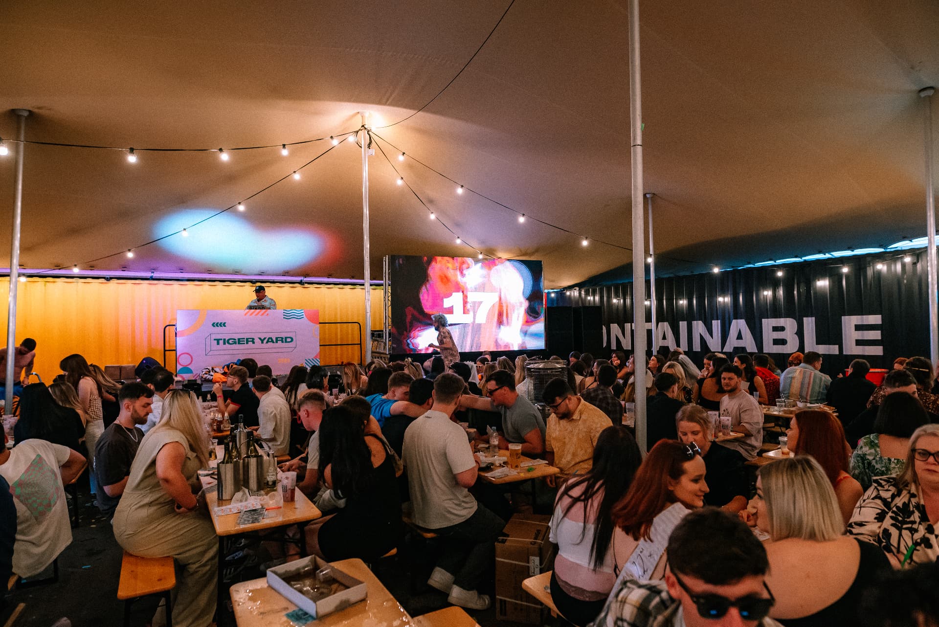 Food Court - 3uc5xaj5bdd.jpg