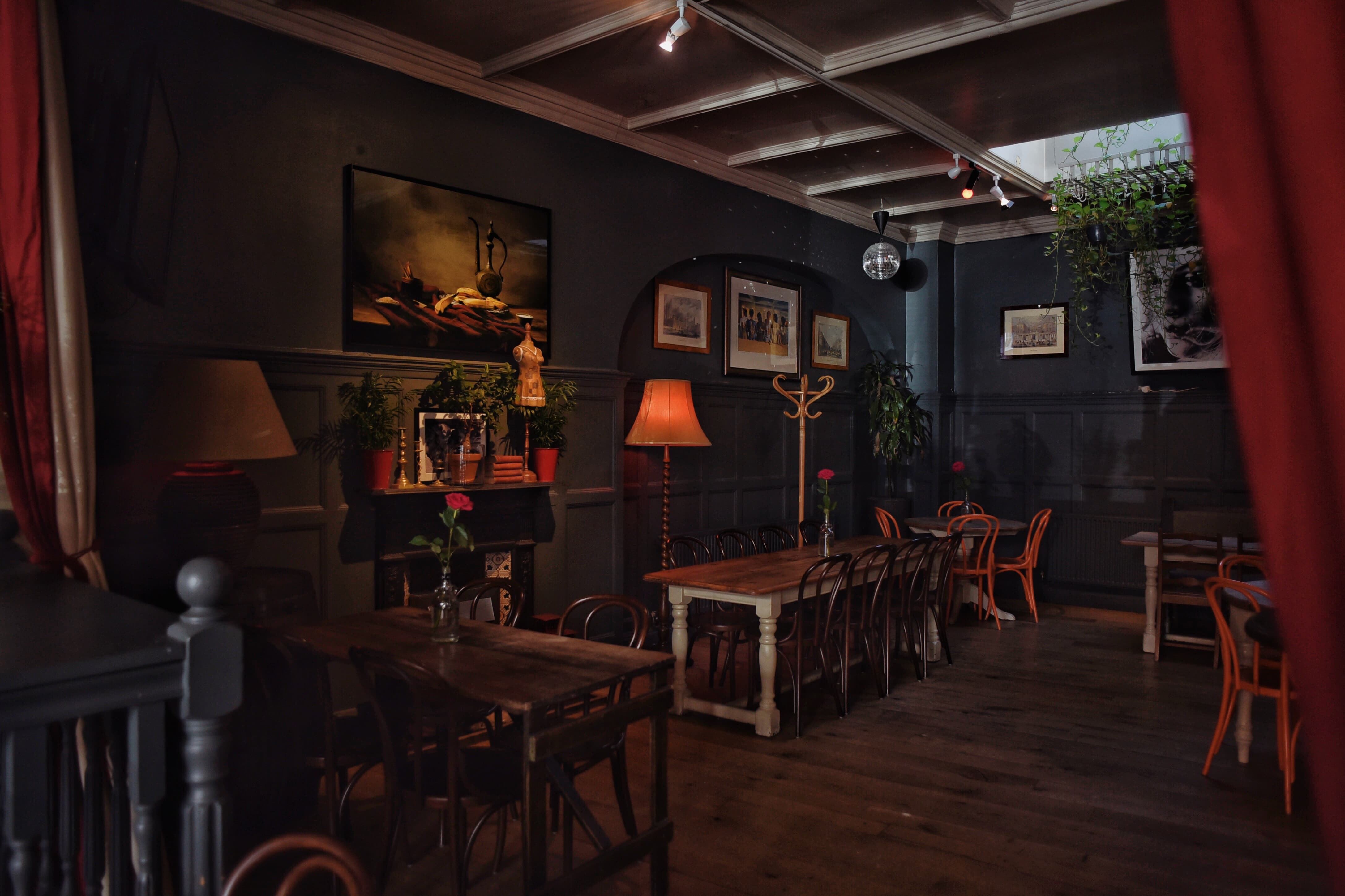 The Gallery Room - 41zhgeqgd2u.JPG