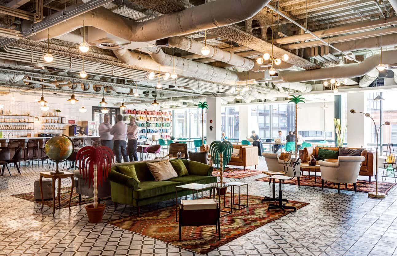 Modern meeting room in Mindspace Event Spaces, perfect for workshops and gatherings.